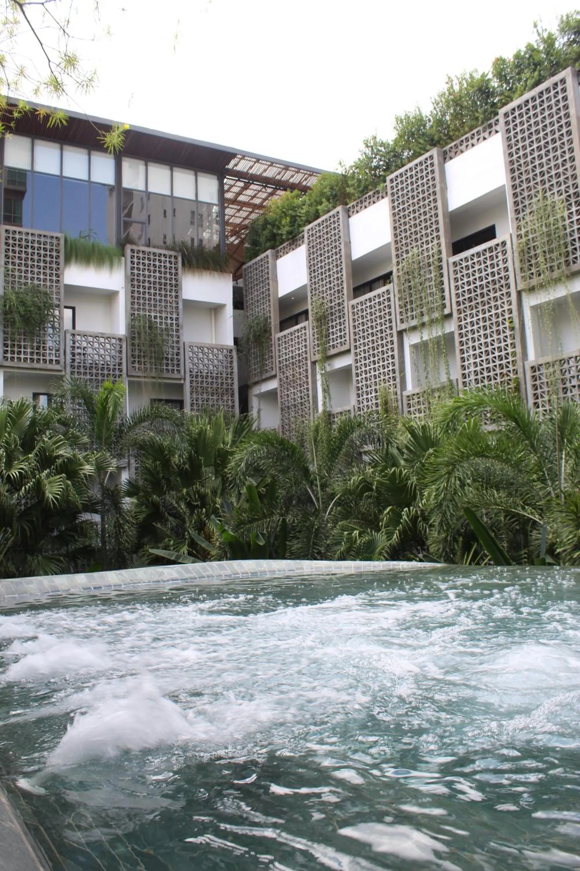 Hot Tub in Baitong Hotel & Resort Phnom Penh