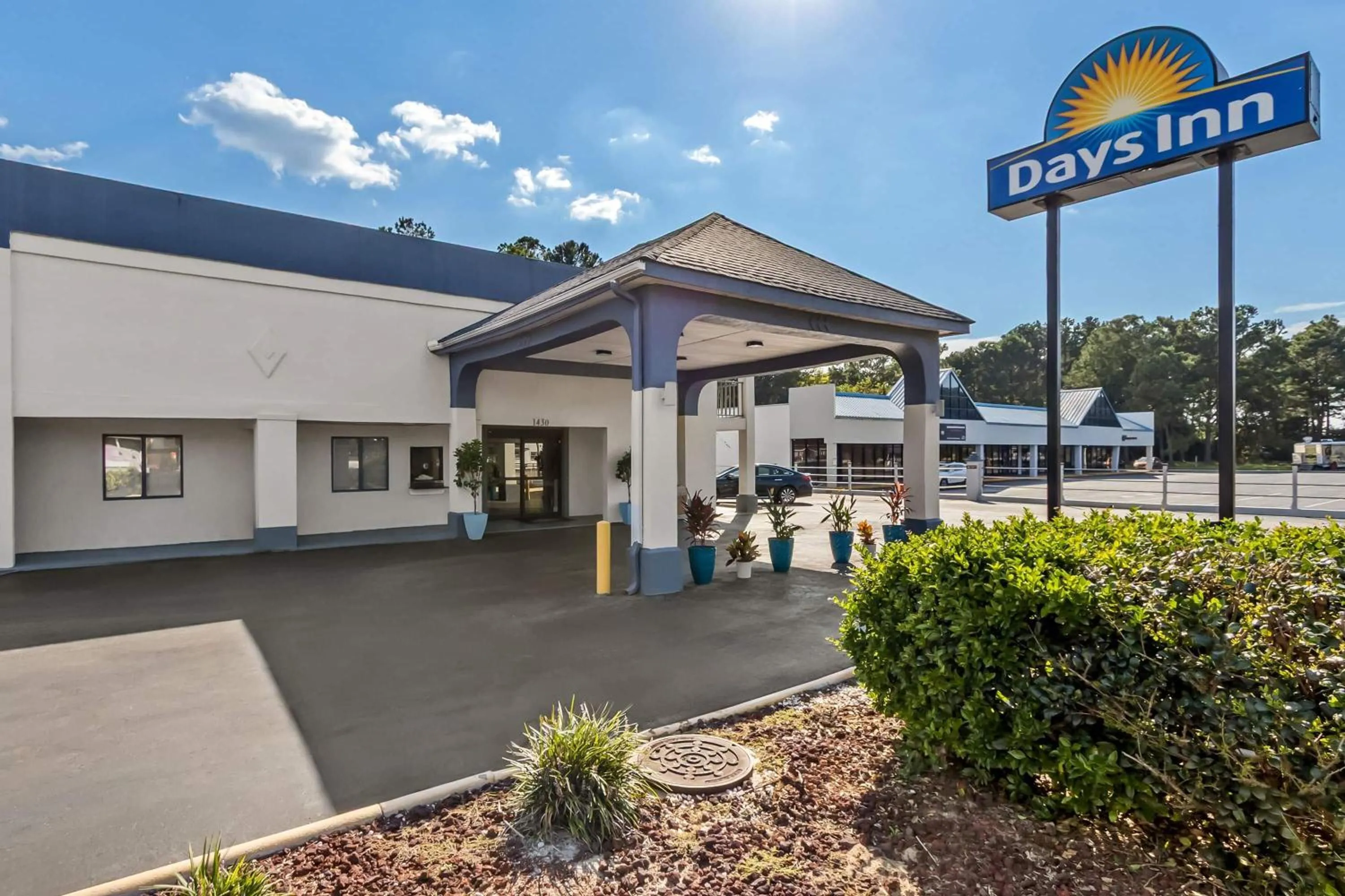 Property building in Days Inn by Wyndham Goose Creek