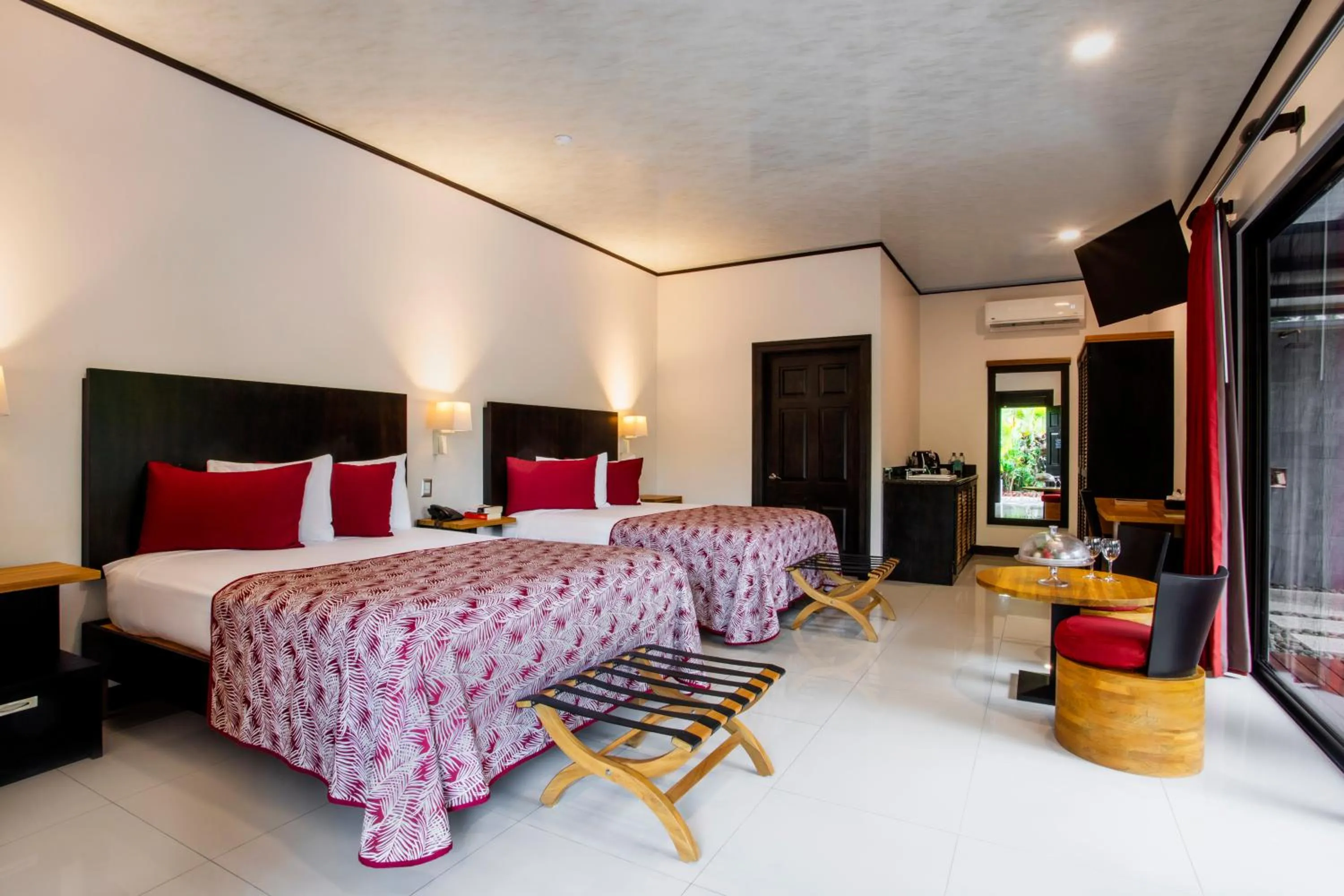 TV and multimedia, Bed in Arenal Manoa Resort & Hot Springs