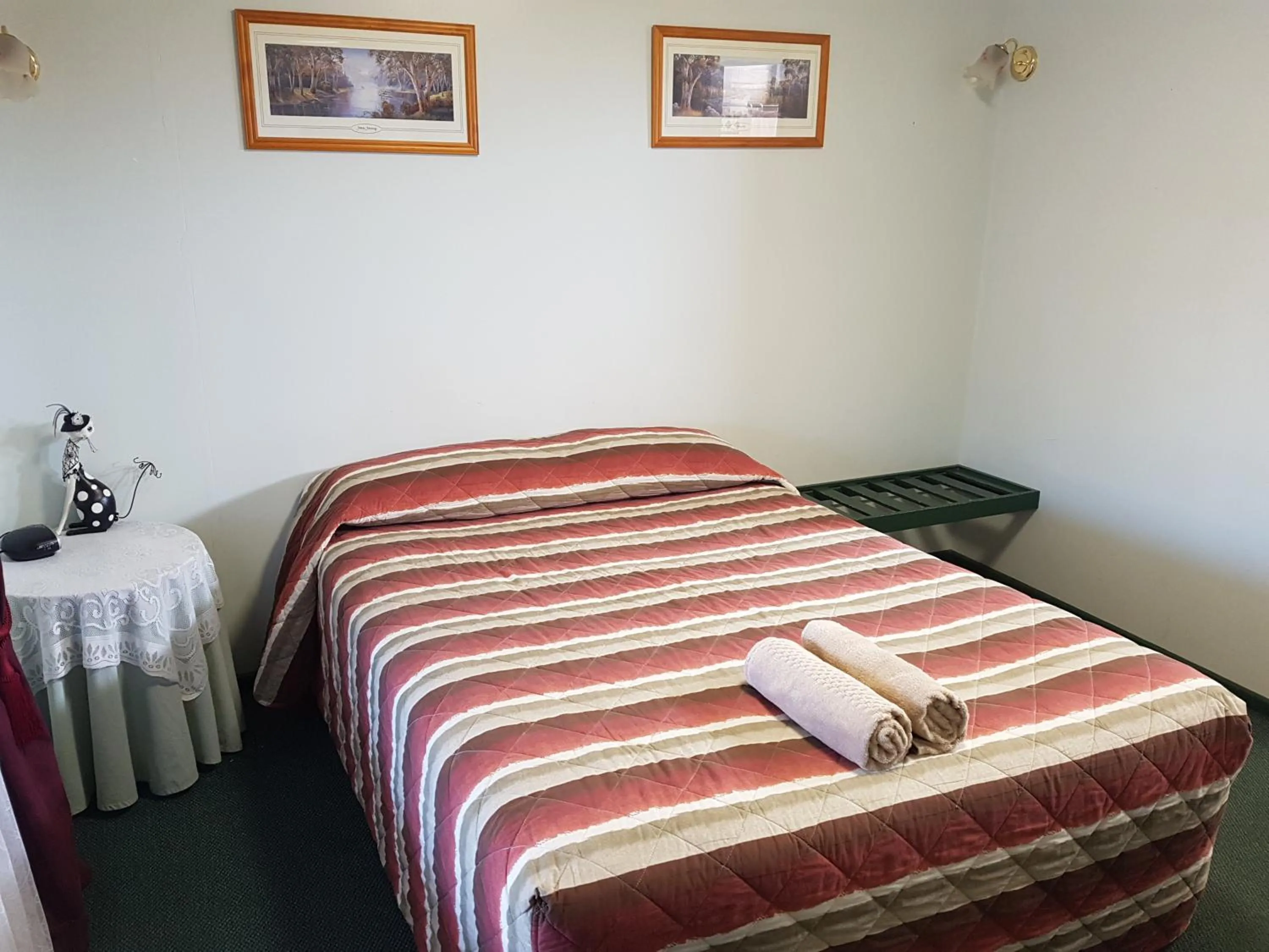 Bed in Kingaroy Country Motel
