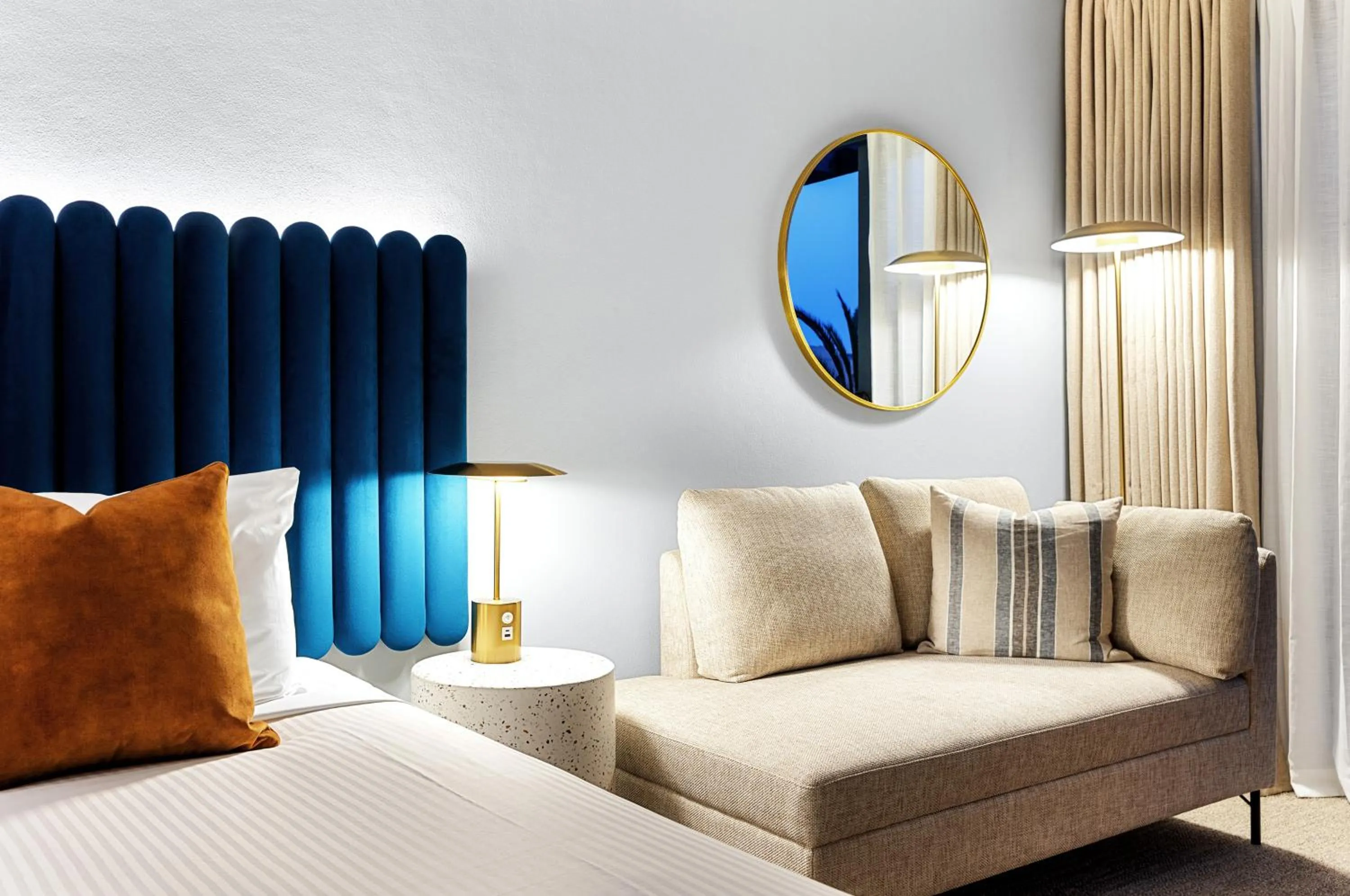 Seating area, Bed in Quest Cronulla Beach