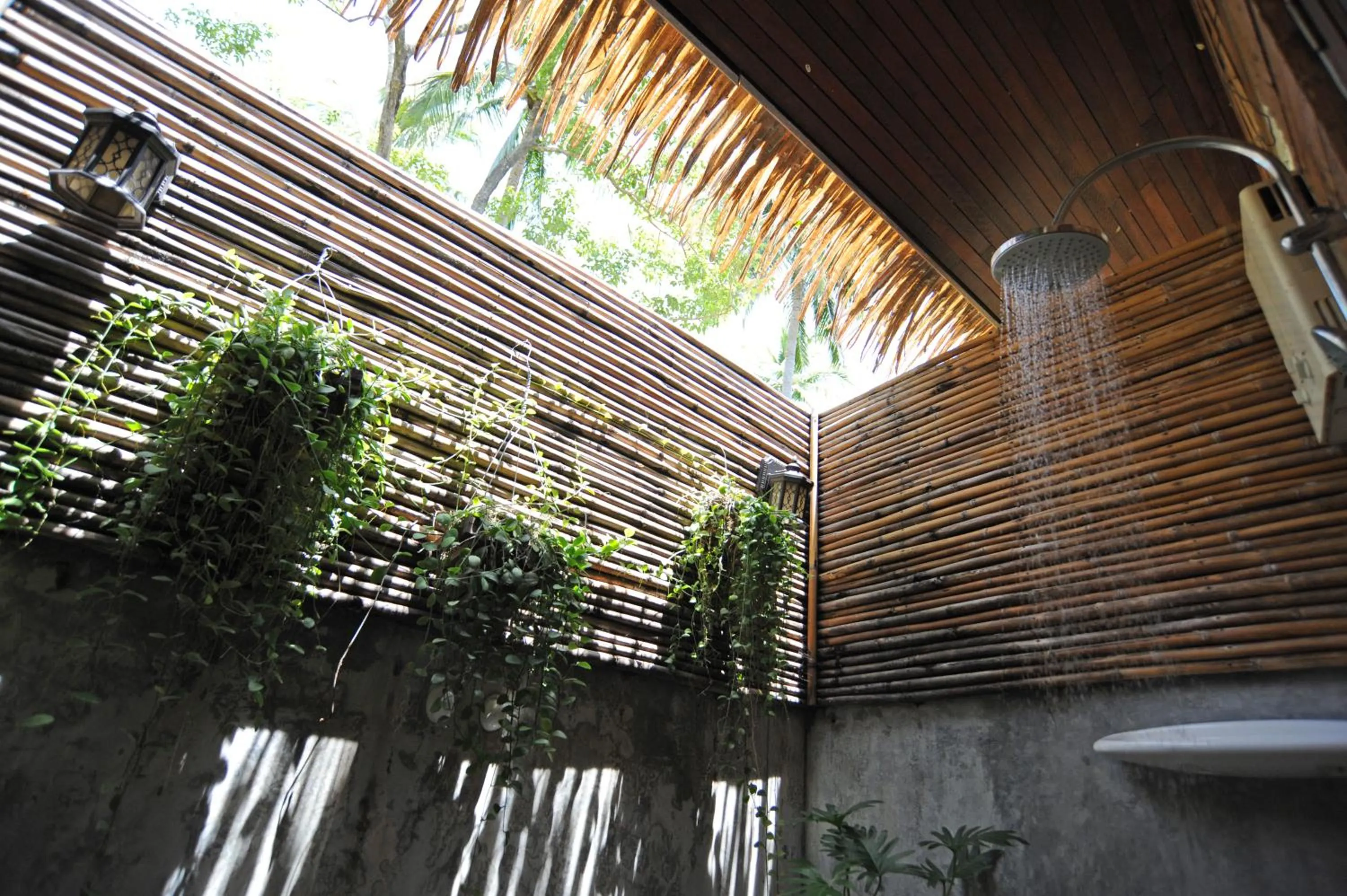 Shower in The Jungle Club - SHA Extra Plus