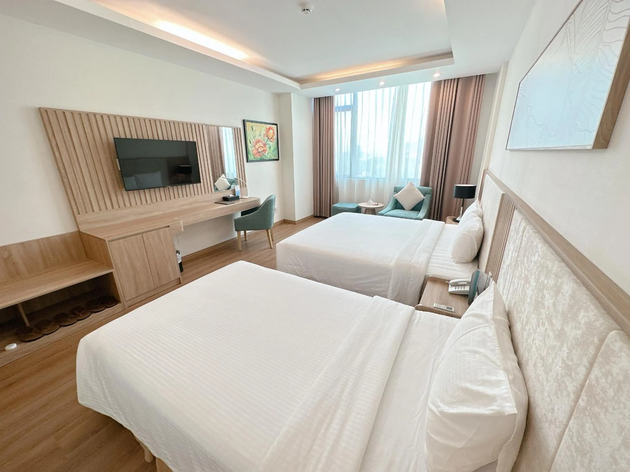 Photo of the whole room, Bed in Muong Thanh Holiday Vung Tau Hotel