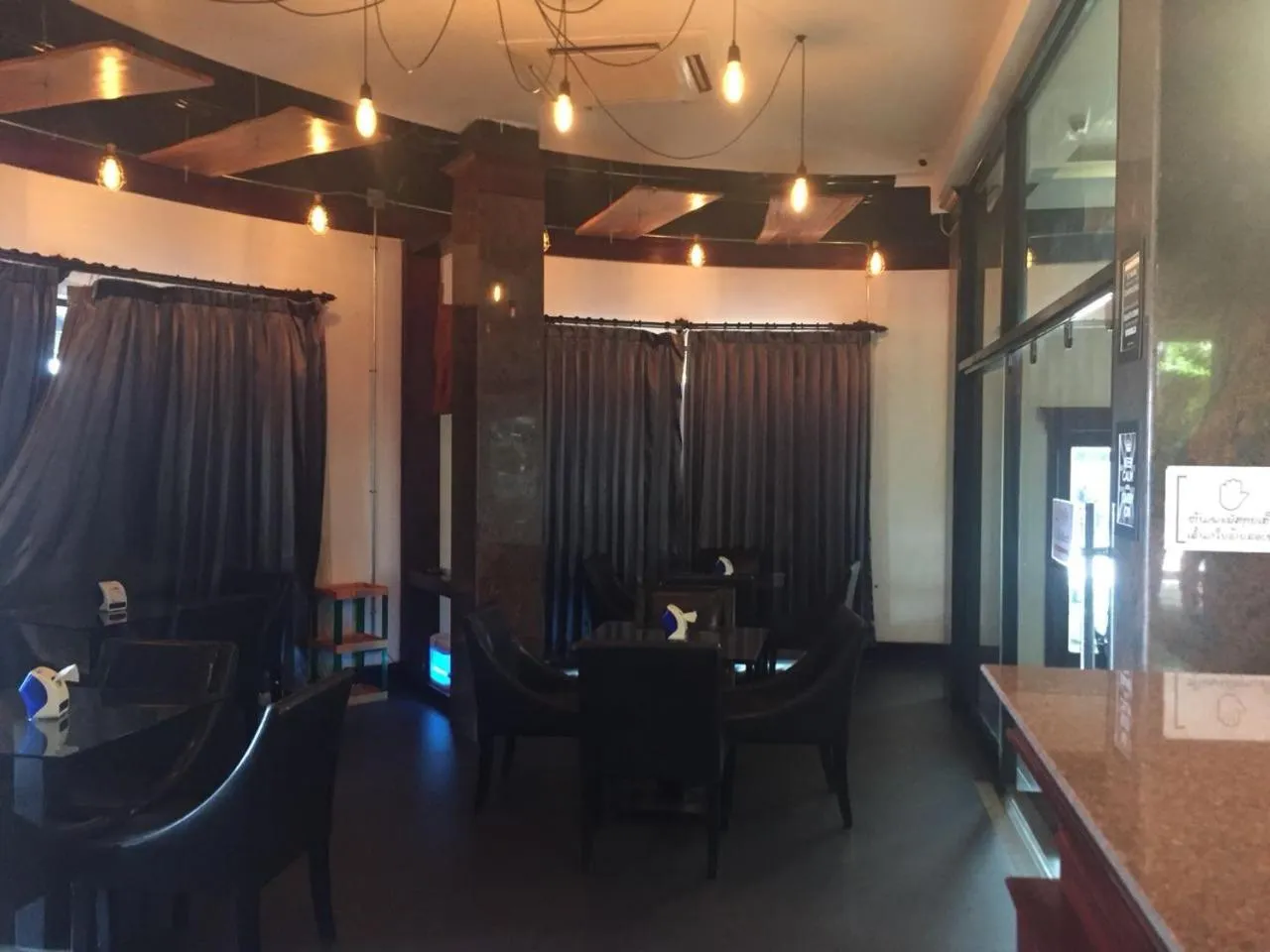 Breakfast in Seasons Riverside Hotel