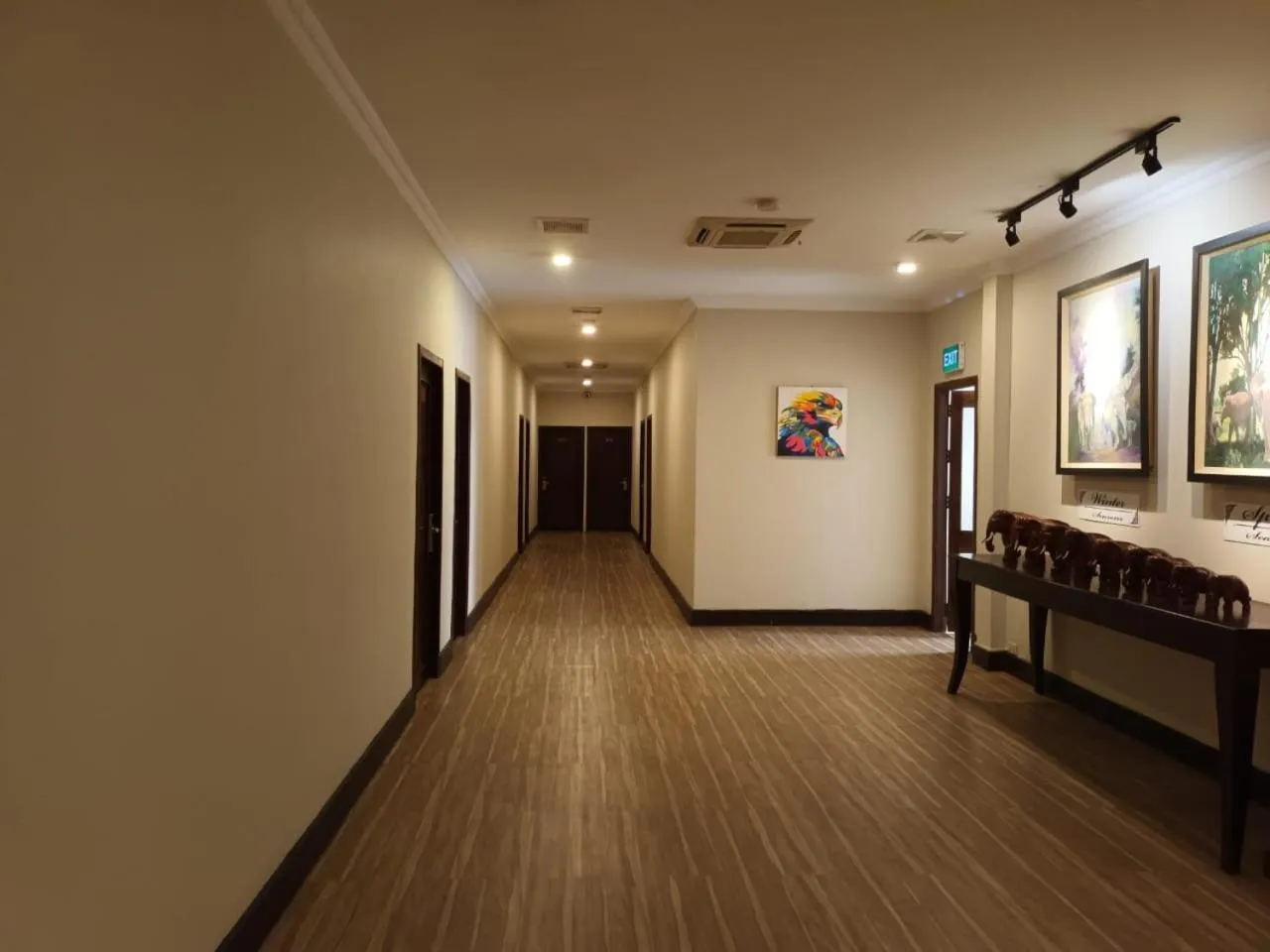 Lobby or reception in Seasons Riverside Hotel