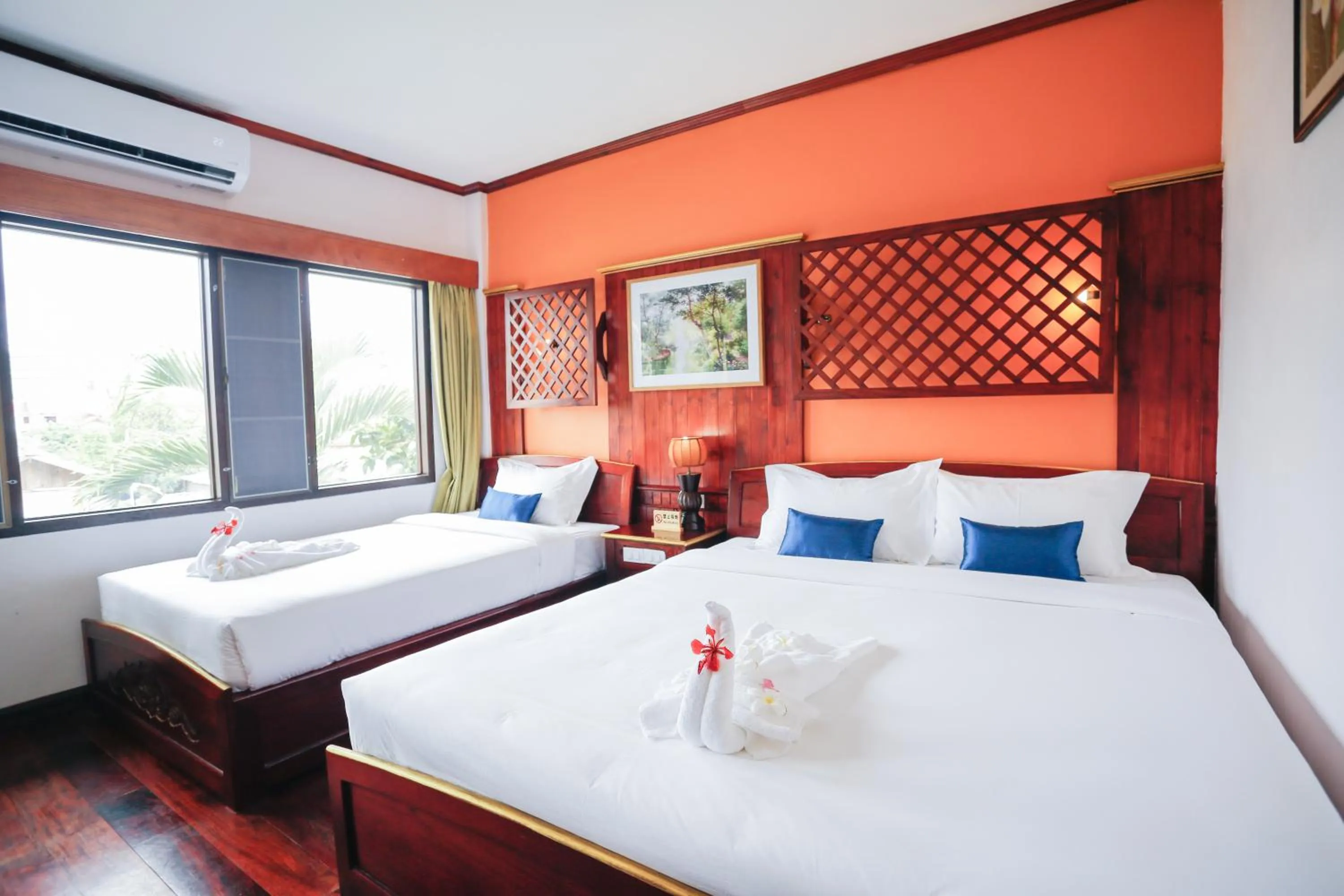 Bedroom, Bed in E-Outfitting Vang Thong Hotel