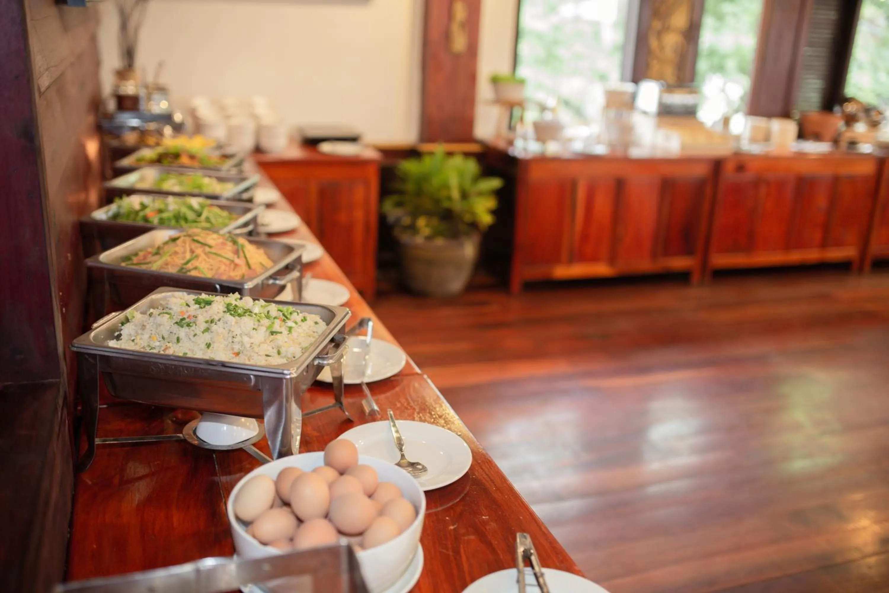 Restaurant/places to eat in E-Outfitting Vang Thong Hotel