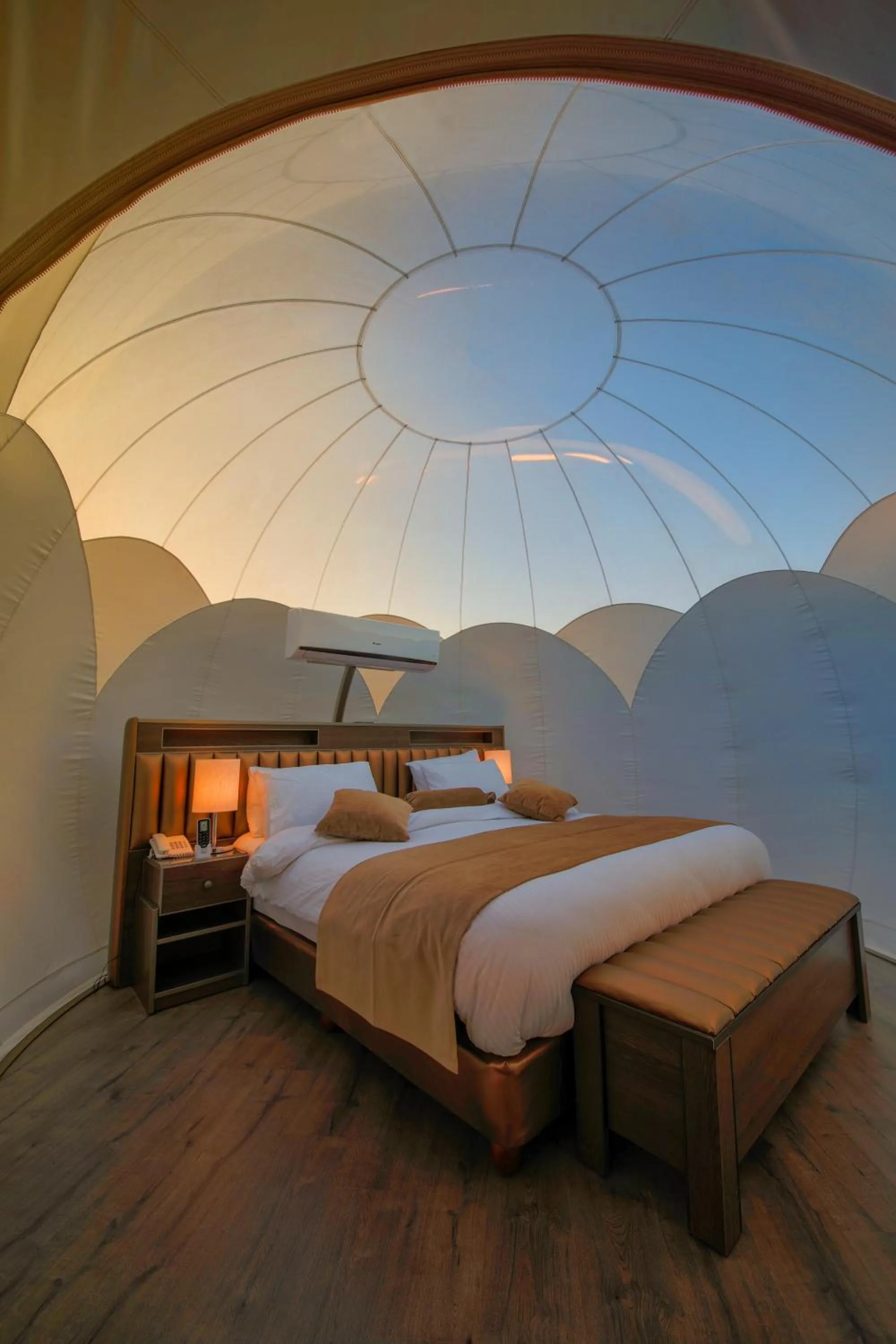 Bedroom, Bed in Wadi Rum Bubble Luxotel