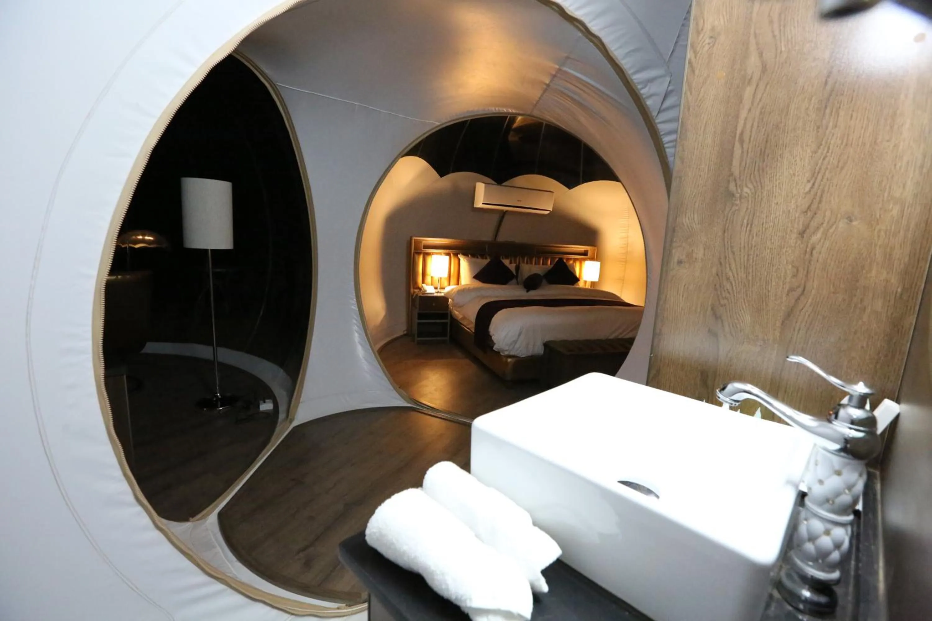 Photo of the whole room in Wadi Rum Bubble Luxotel