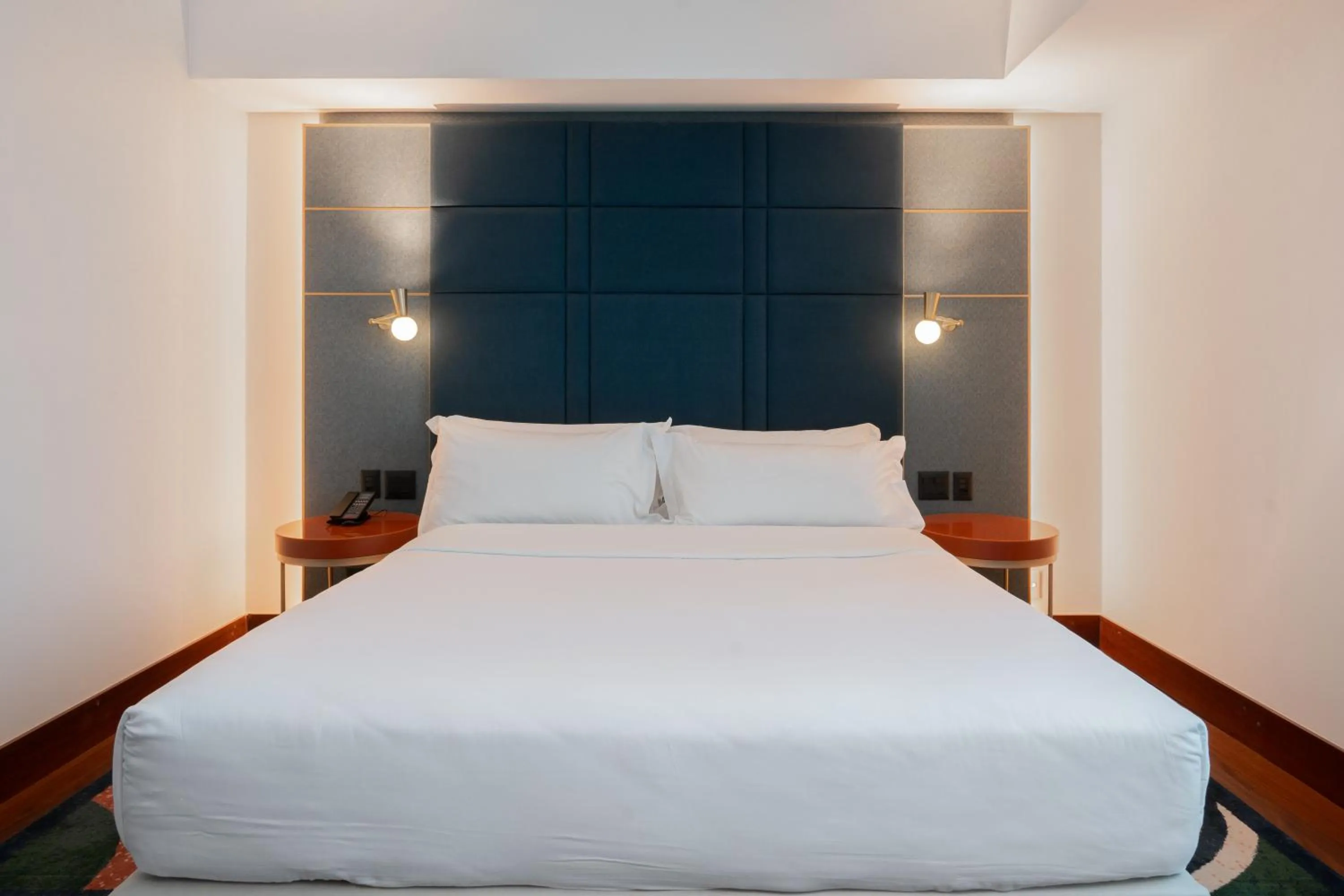 Bedroom, Bed in Hilton Porto Alegre, Brazil