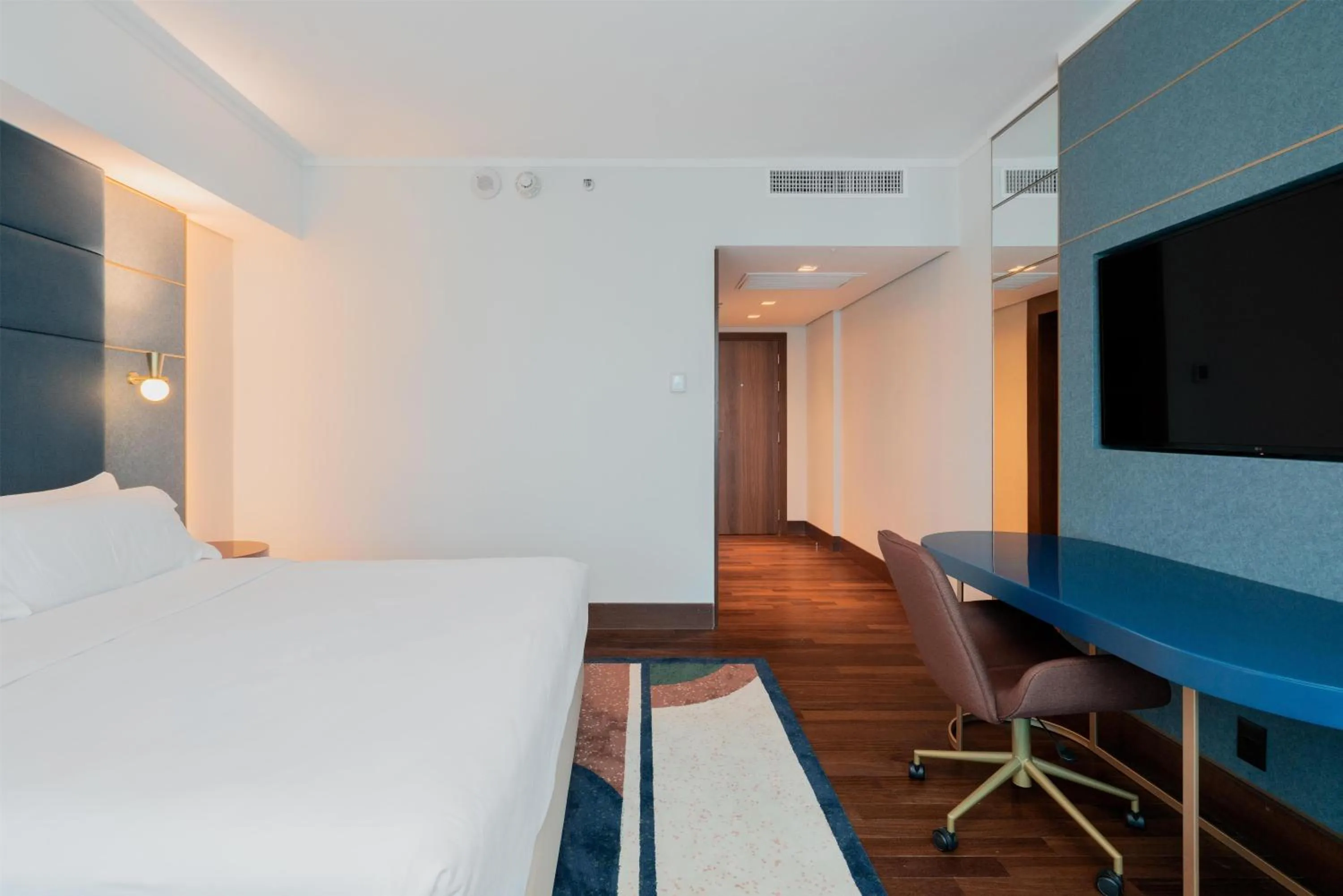 Bedroom, Bed in Hilton Porto Alegre, Brazil