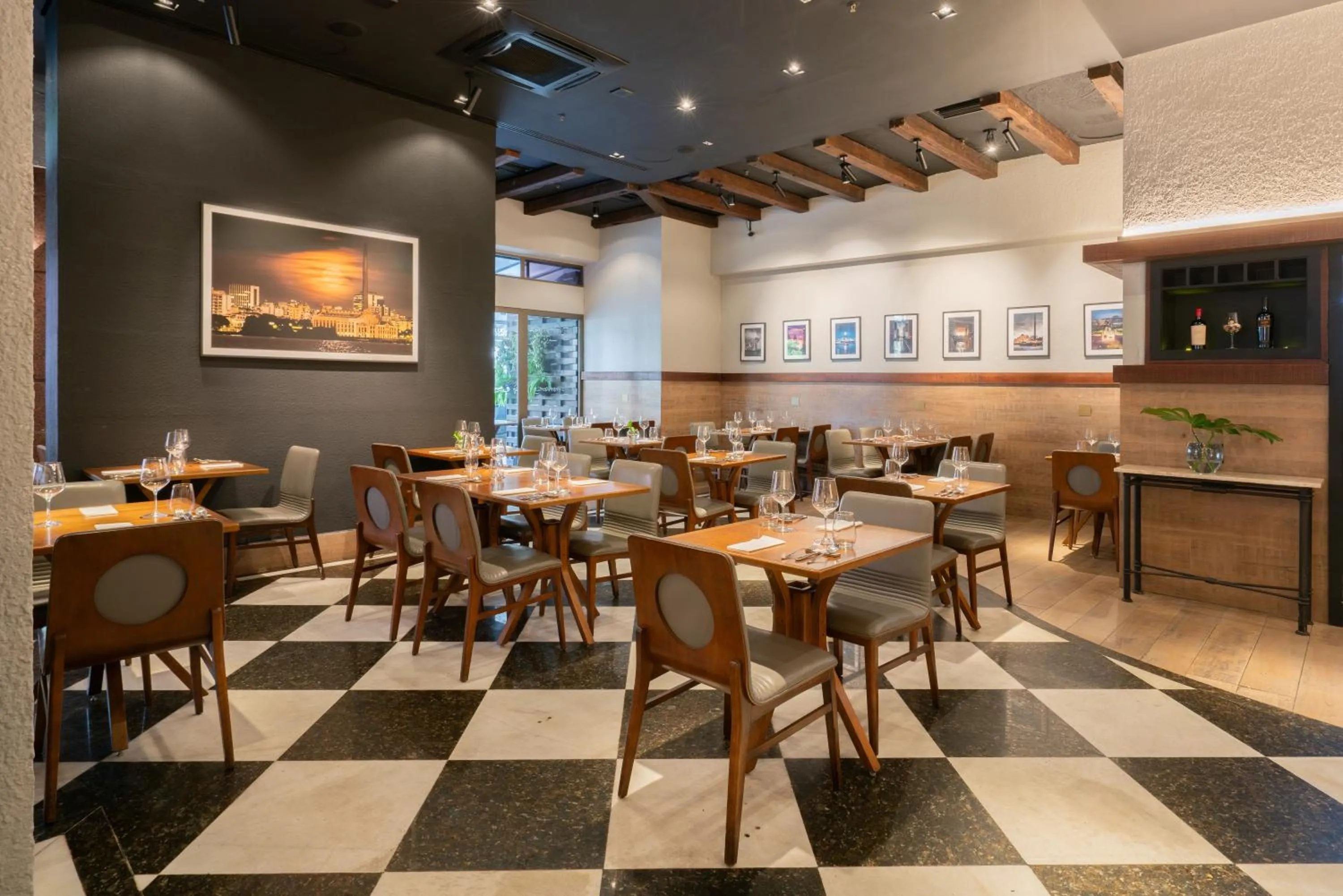 Restaurant/places to eat in Hilton Porto Alegre, Brazil