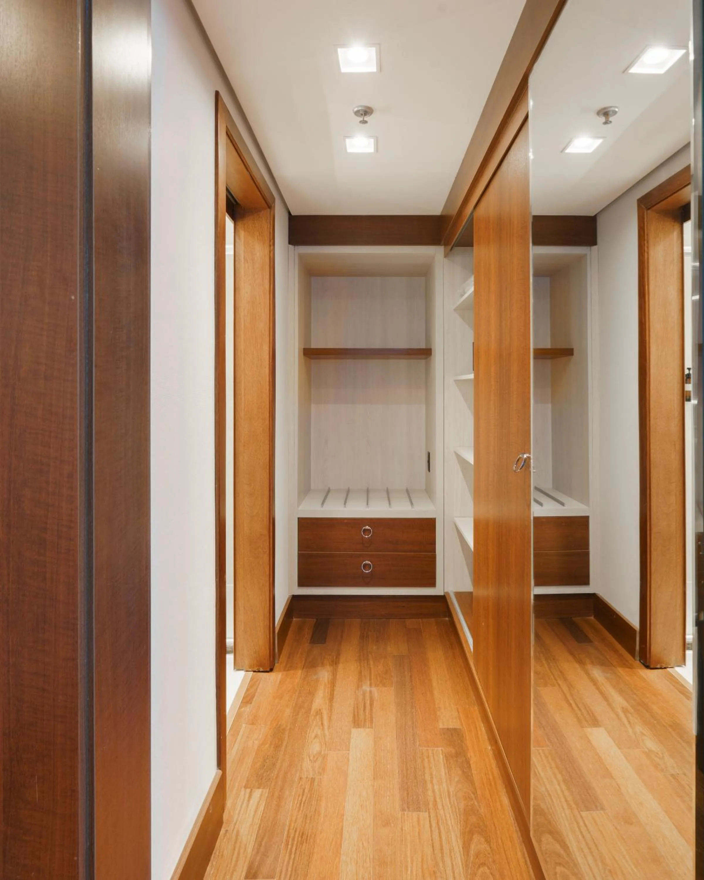 wardrobe in Hilton Porto Alegre, Brazil