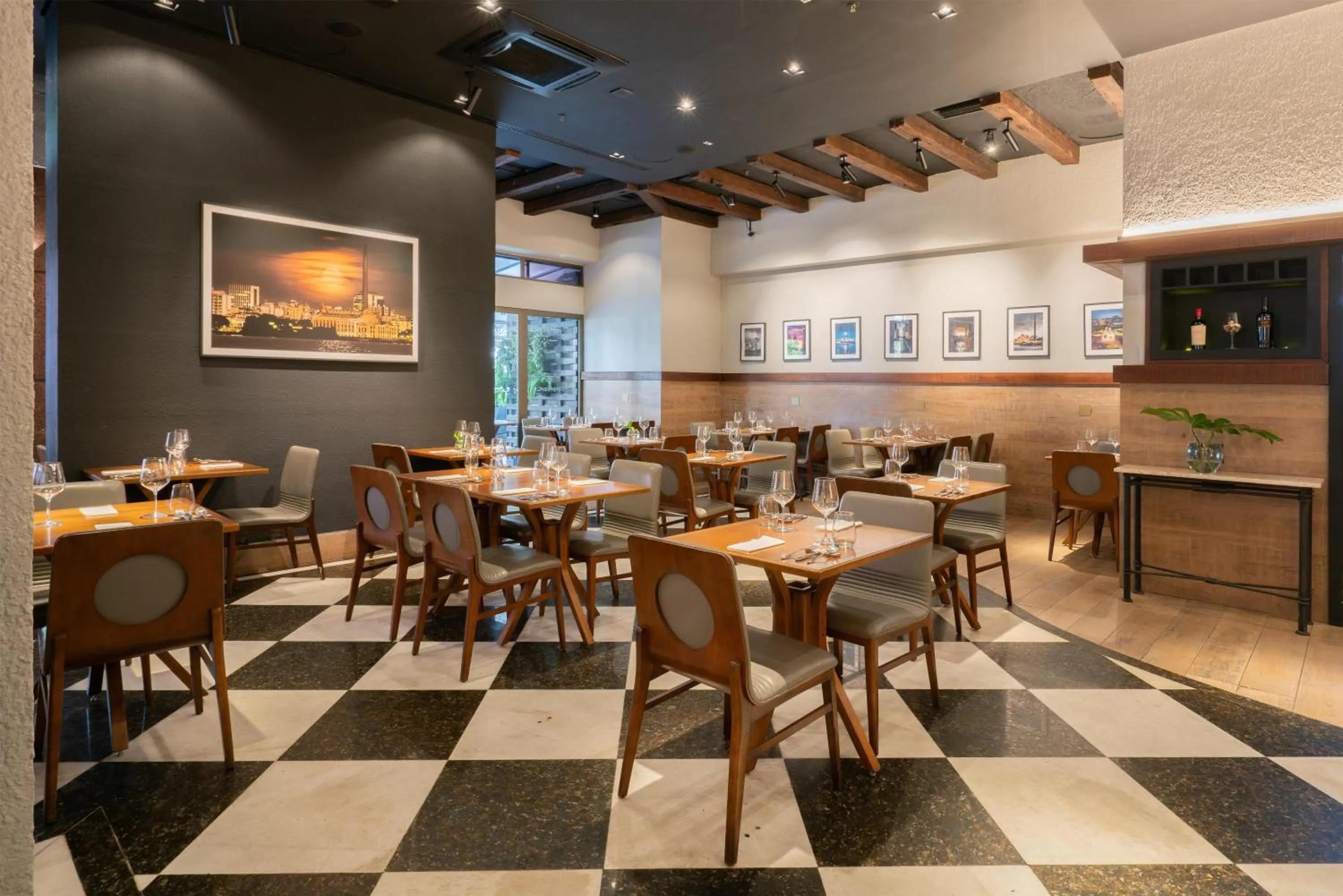 Restaurant/places to eat in Hilton Porto Alegre, Brazil