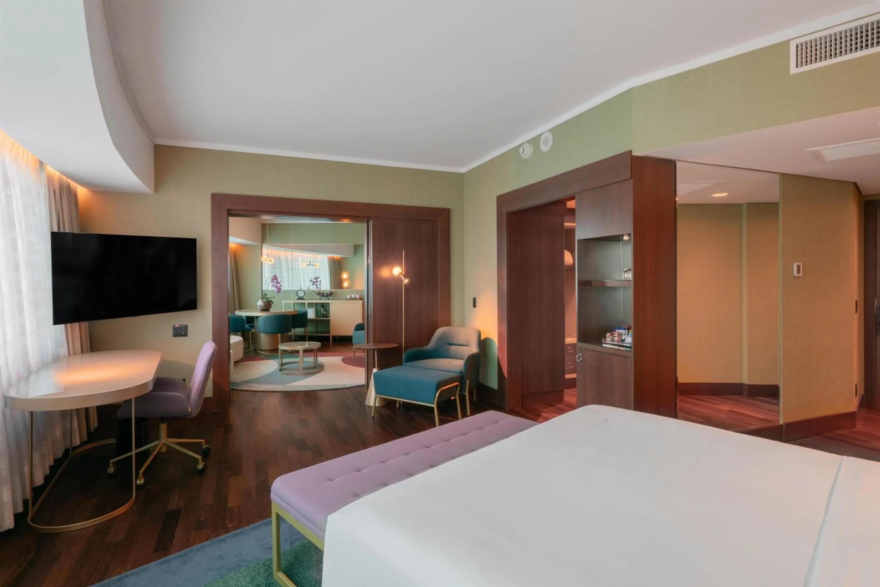 Bedroom, Bed in Hilton Porto Alegre, Brazil