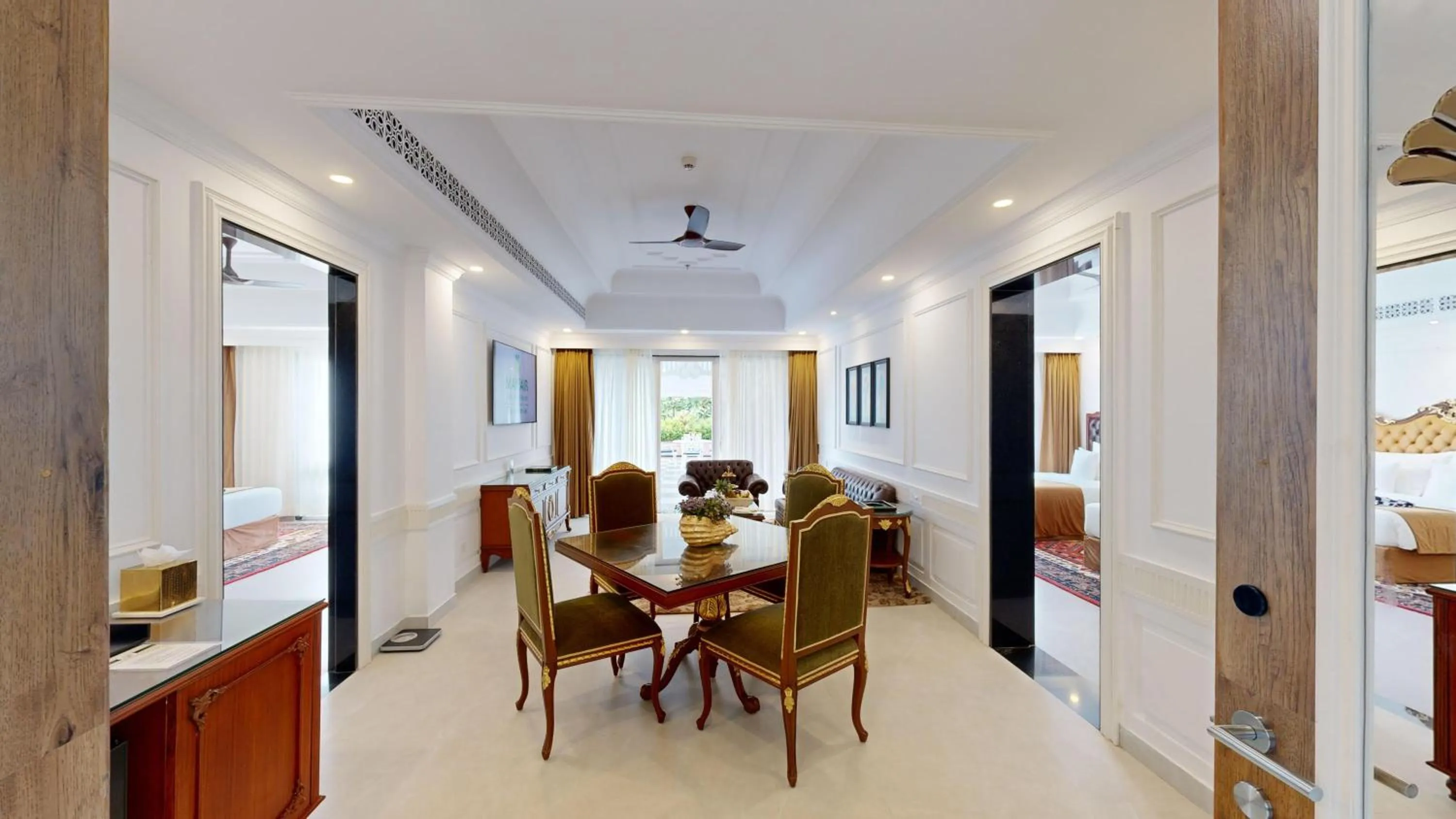 Dining area in Mayfair Palm Beach Resort