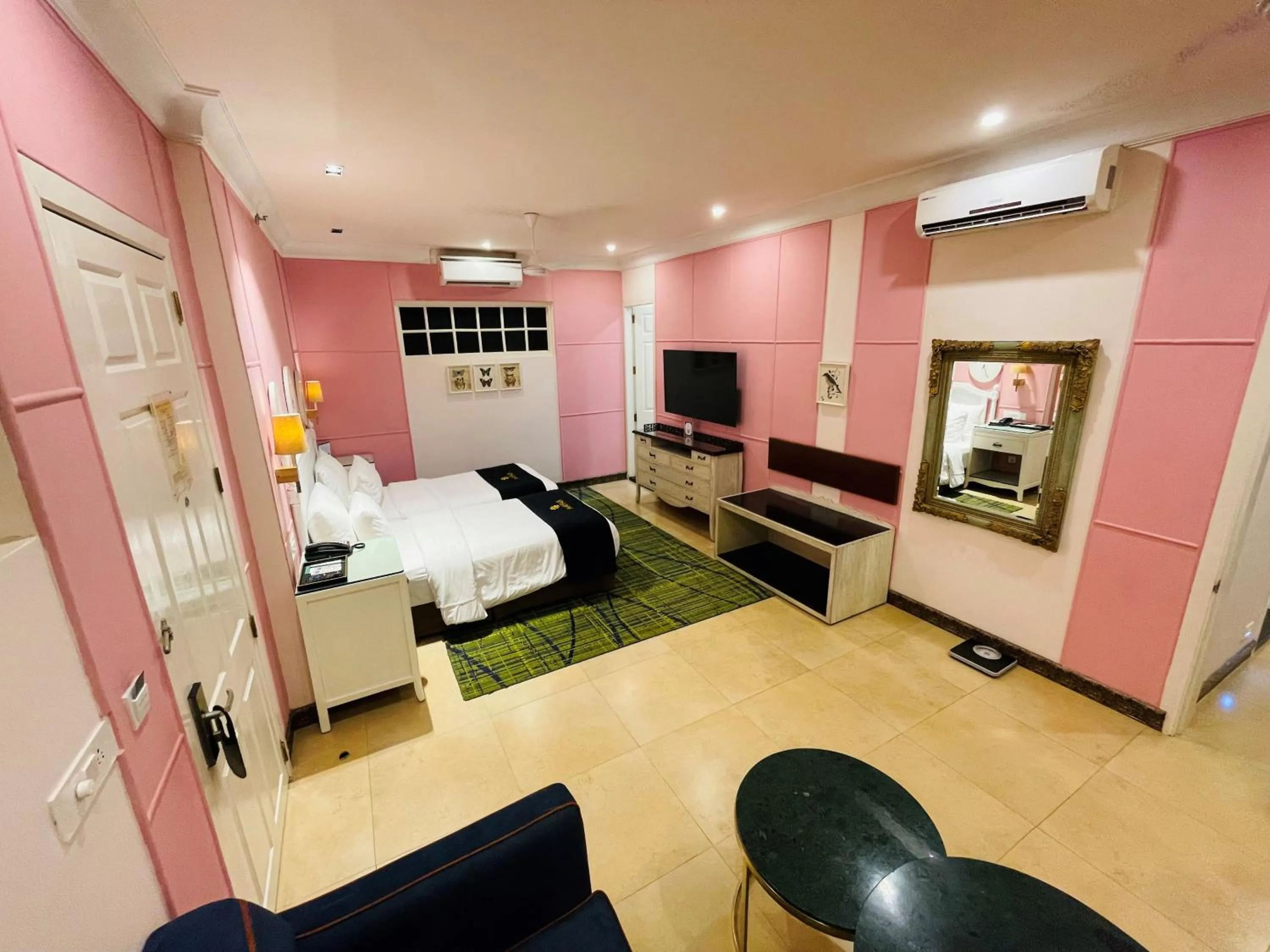 Bedroom, Bed in Mayfair Palm Beach Resort