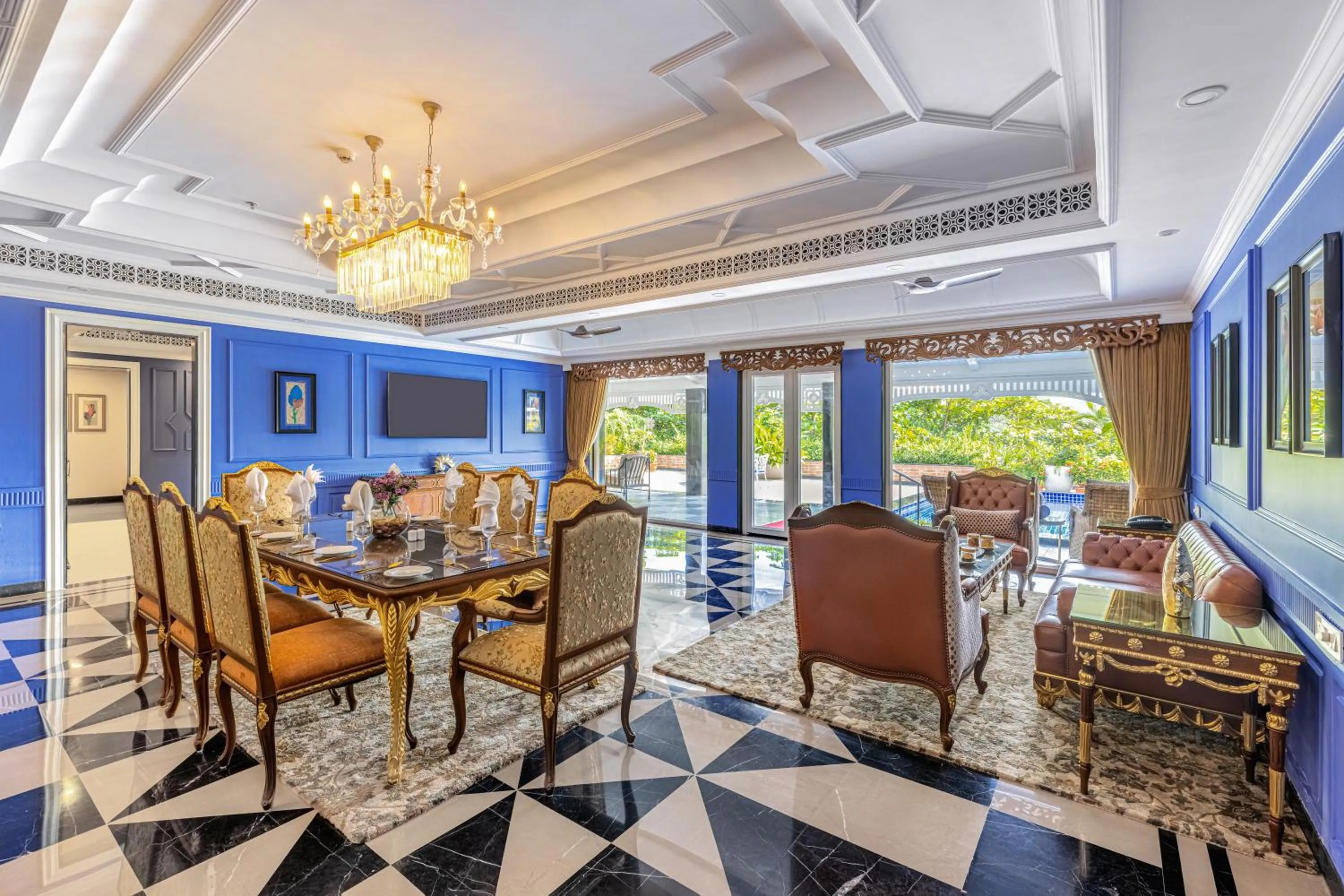 Living room in Mayfair Palm Beach Resort