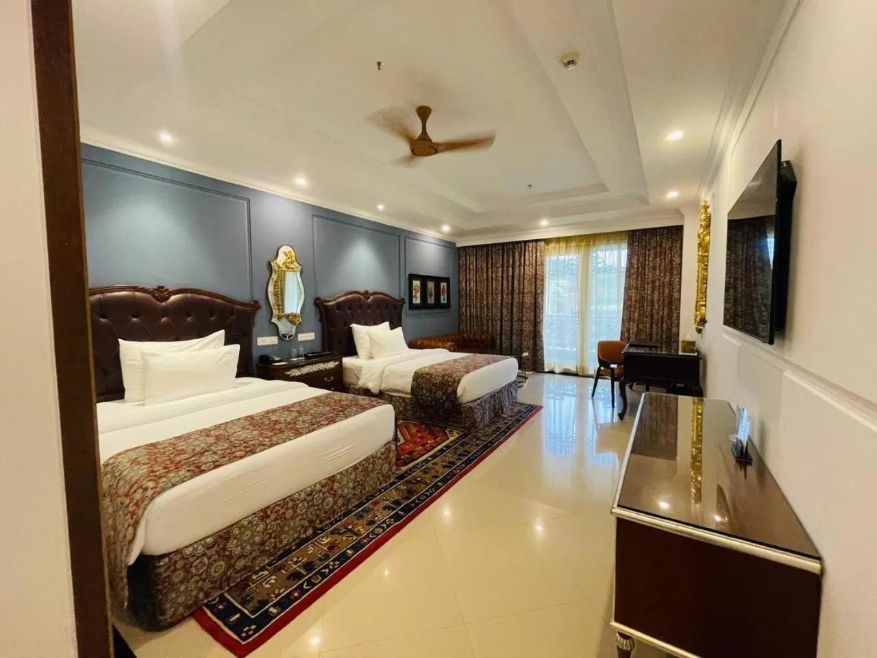 Bedroom, Bed in Mayfair Palm Beach Resort