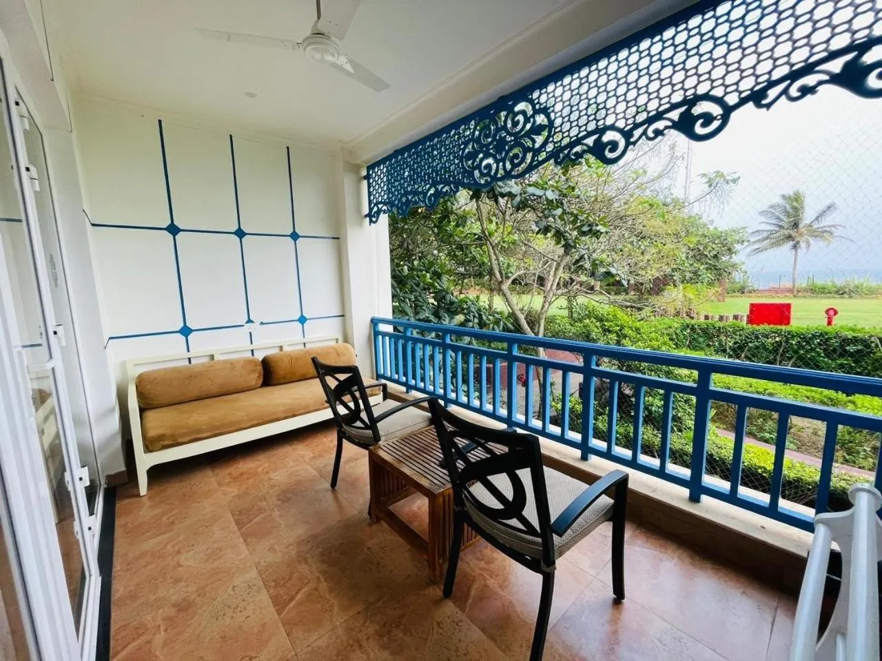 Seating area in Mayfair Palm Beach Resort