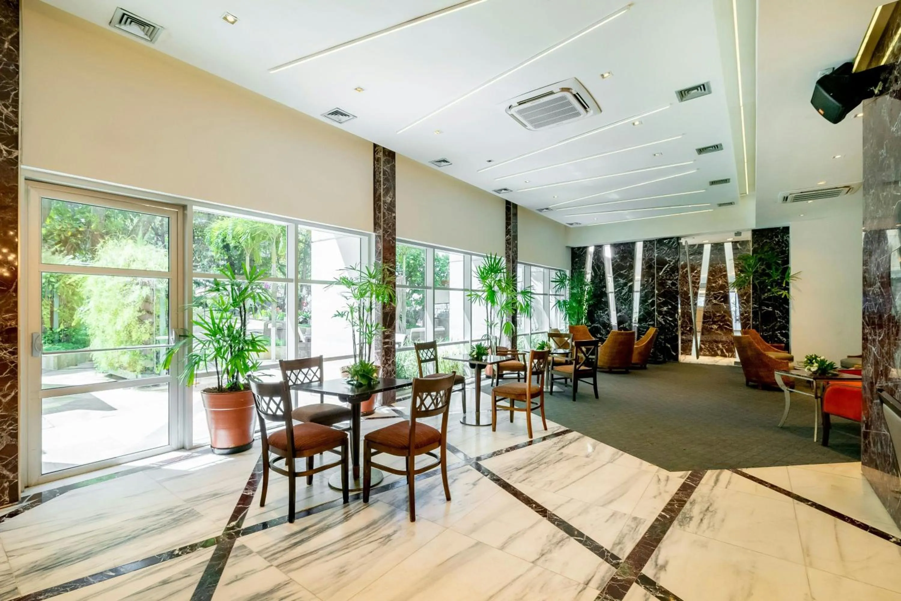 Lounge or bar in Sheraton Grand Rio Hotel & Resort