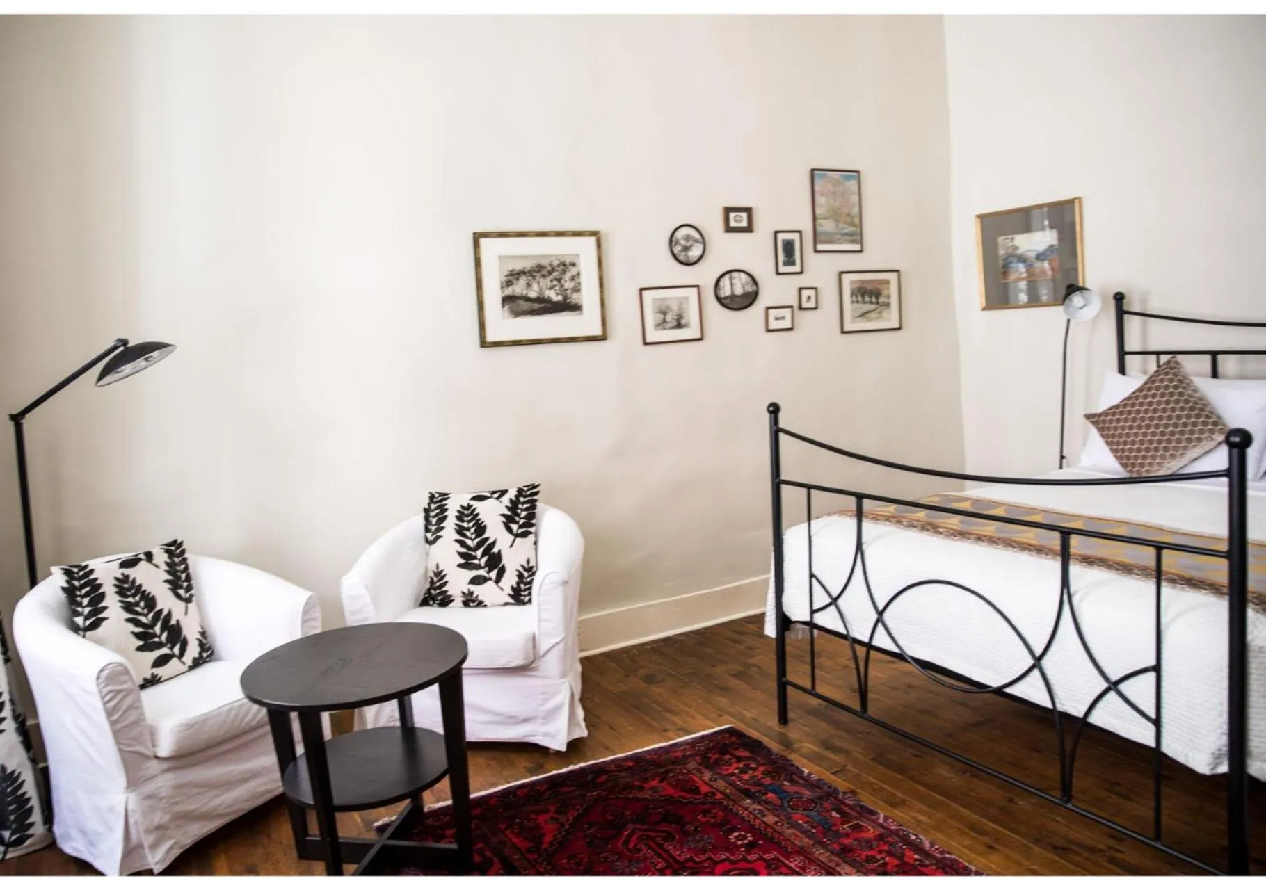 Seating area, Bed in La Résidence Chambre d'Hotes