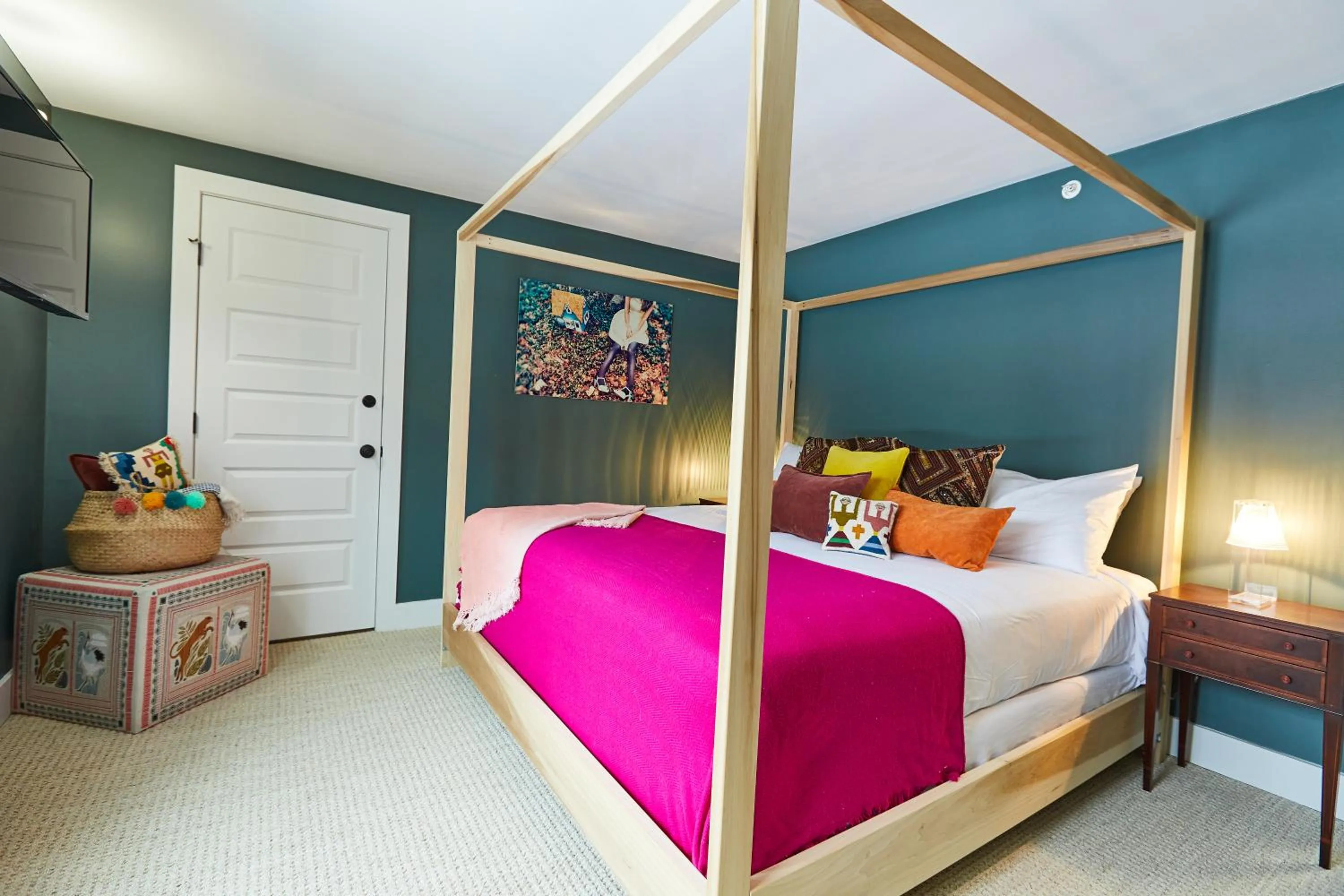 Photo of the whole room, Bed in Shelter Harbor Inn