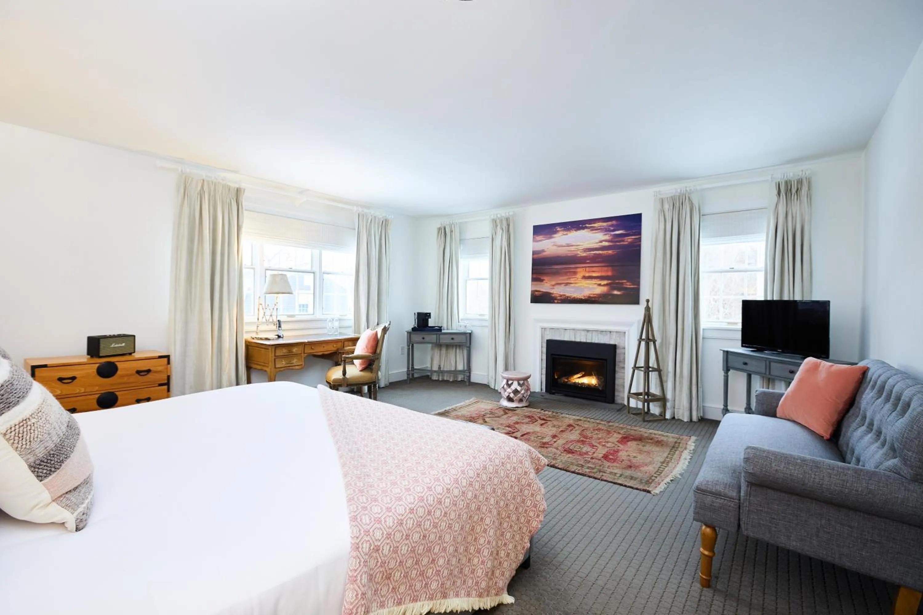 Photo of the whole room, Bed in Shelter Harbor Inn