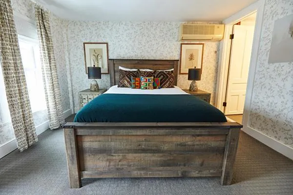 Bed in Shelter Harbor Inn