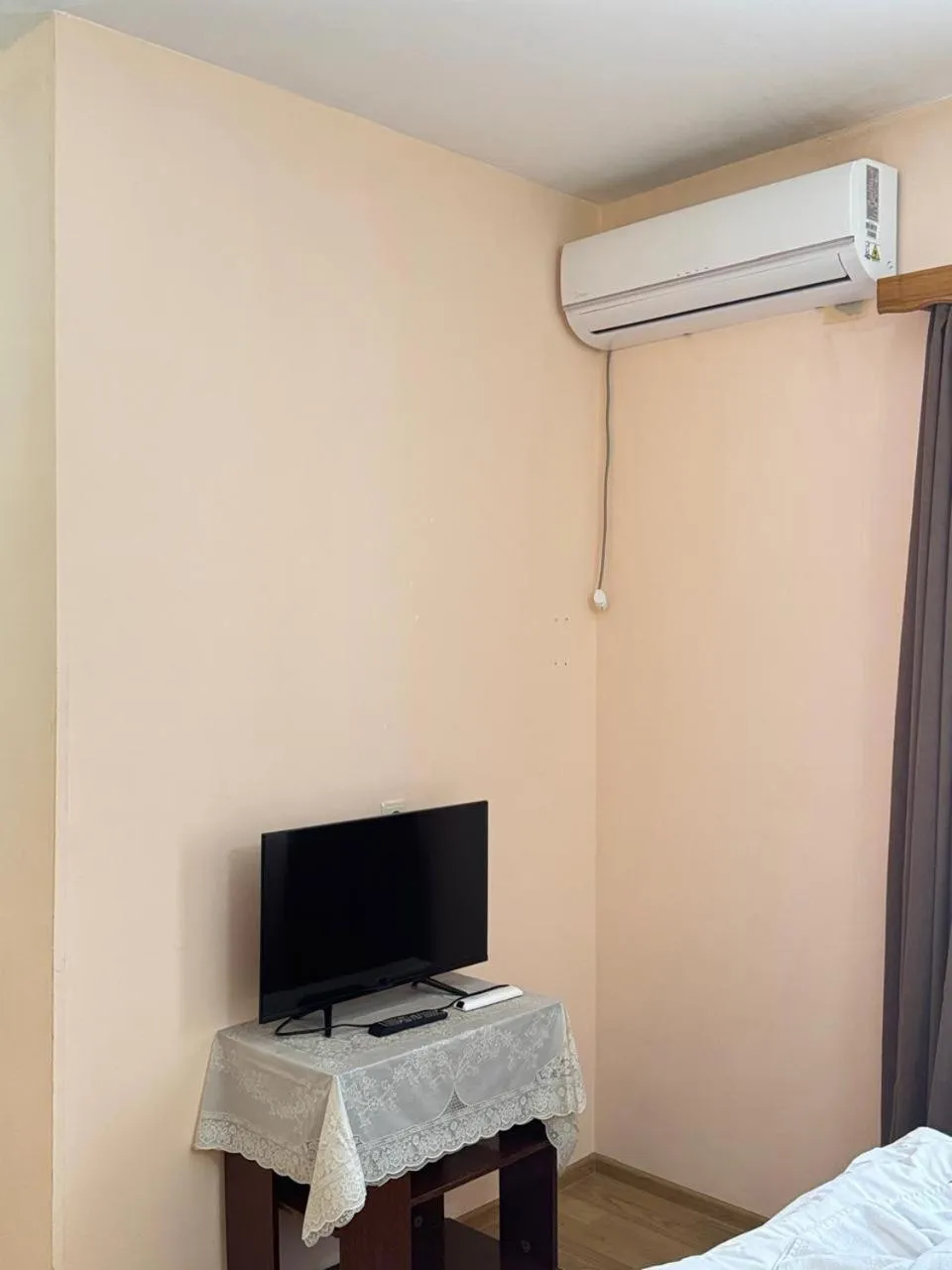 Communal lounge/ TV room, Bed in Hotel Imereti - Old Tbilisi Center