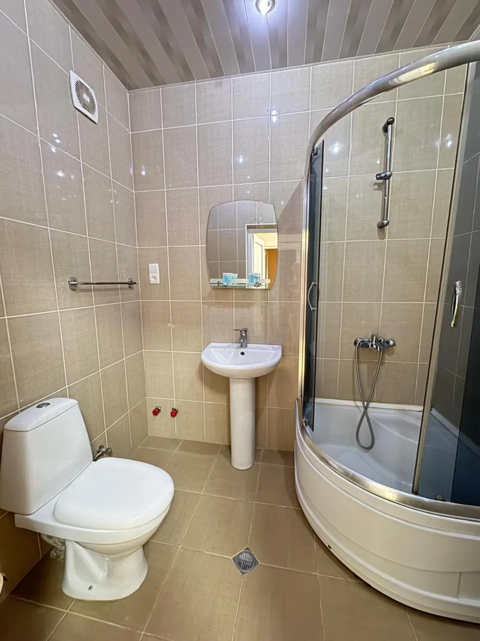 Toilet in Hotel Imereti - Old Tbilisi Center