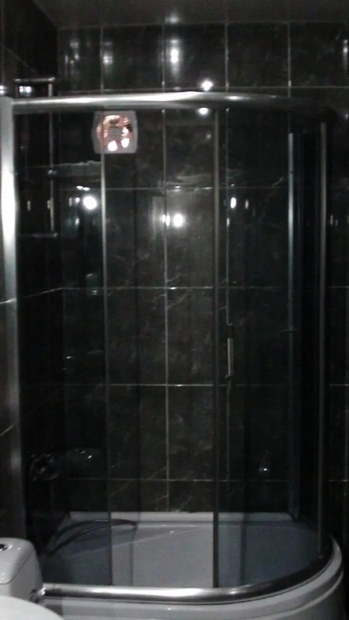 Shower in Hotel Imereti - Old Tbilisi Center
