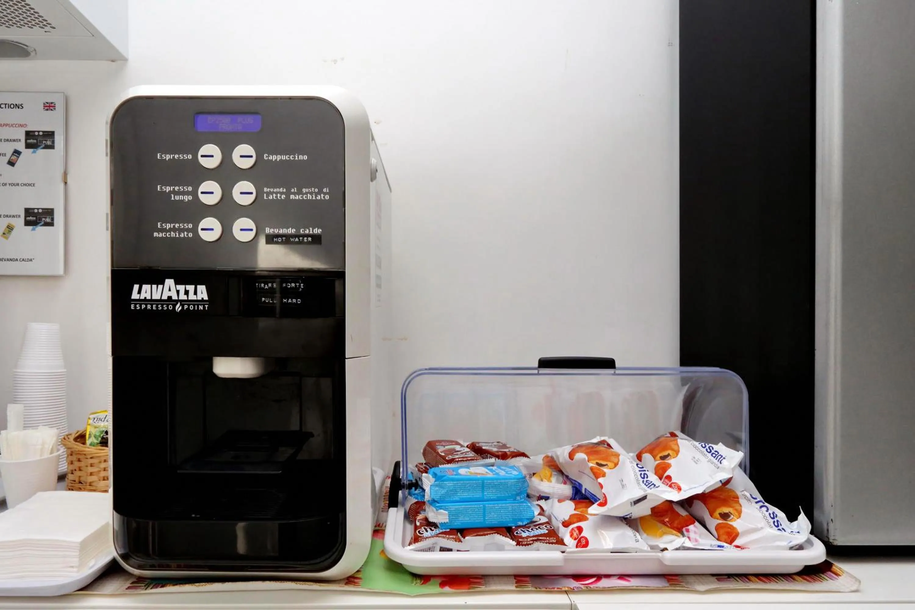 Food and drinks in I Pini di Roma - Rooms & Suites