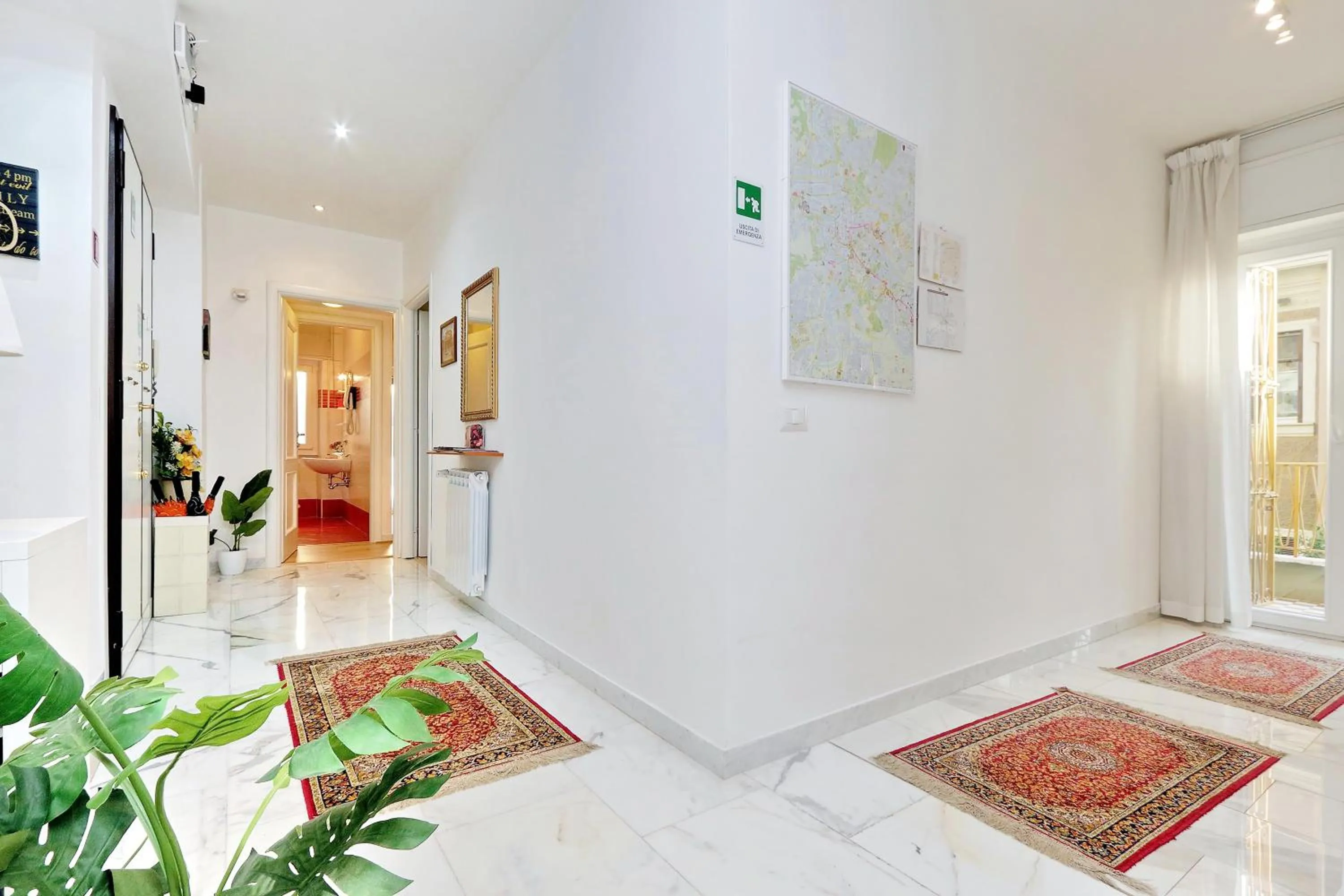 Lobby or reception in I Pini di Roma - Rooms & Suites