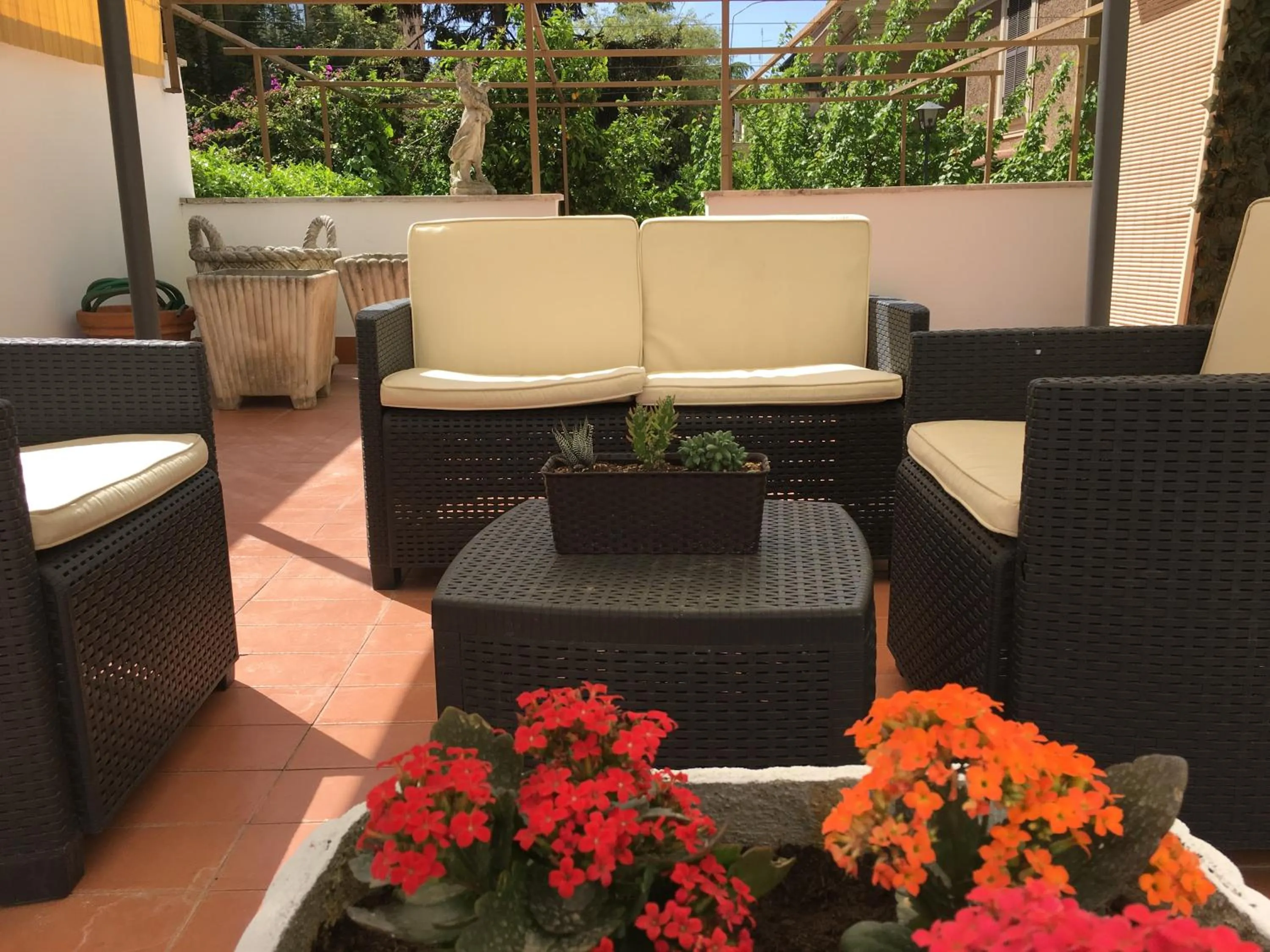 Balcony/Terrace in I Pini di Roma - Rooms & Suites