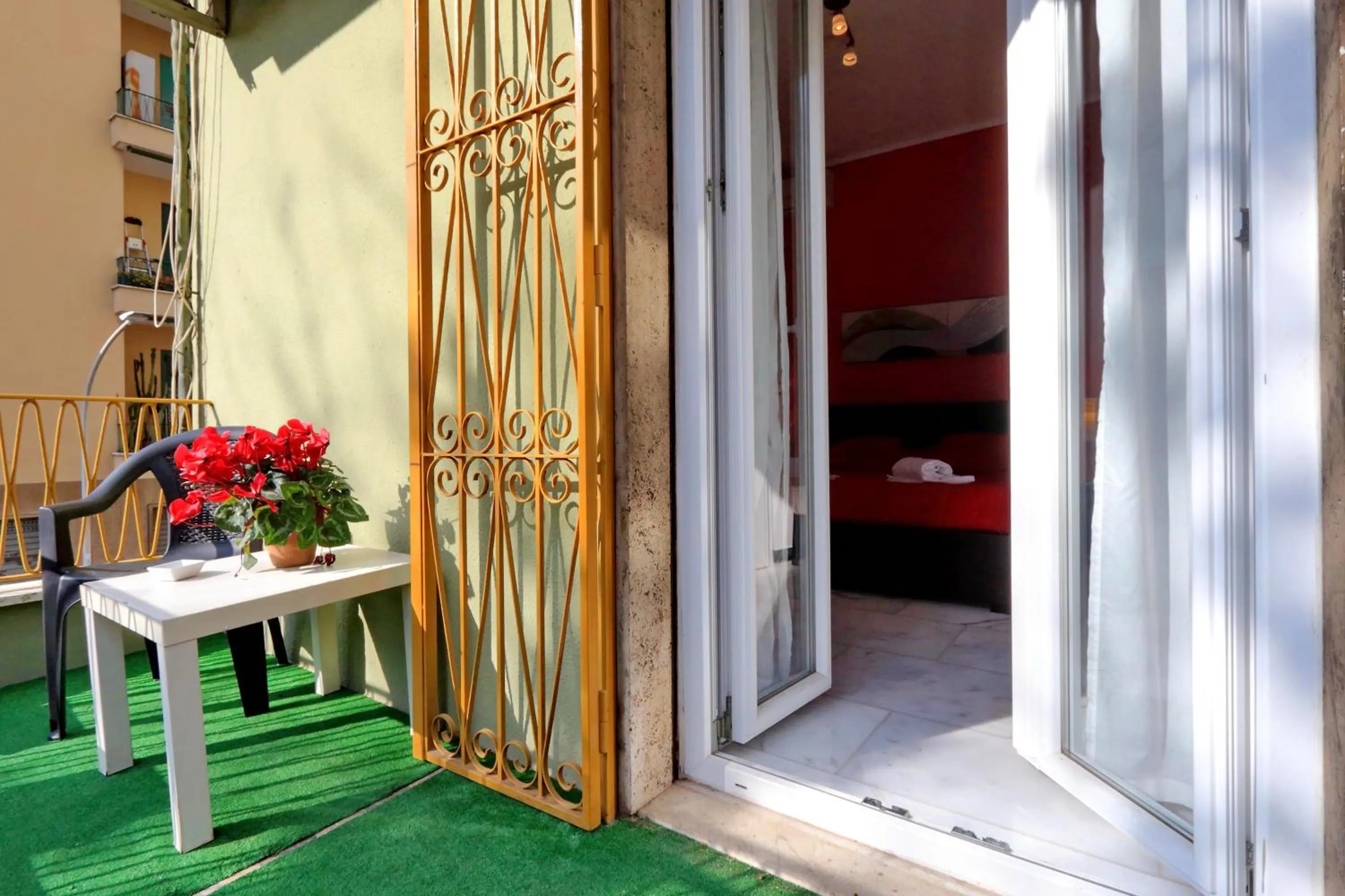 Balcony/Terrace in I Pini di Roma - Rooms & Suites