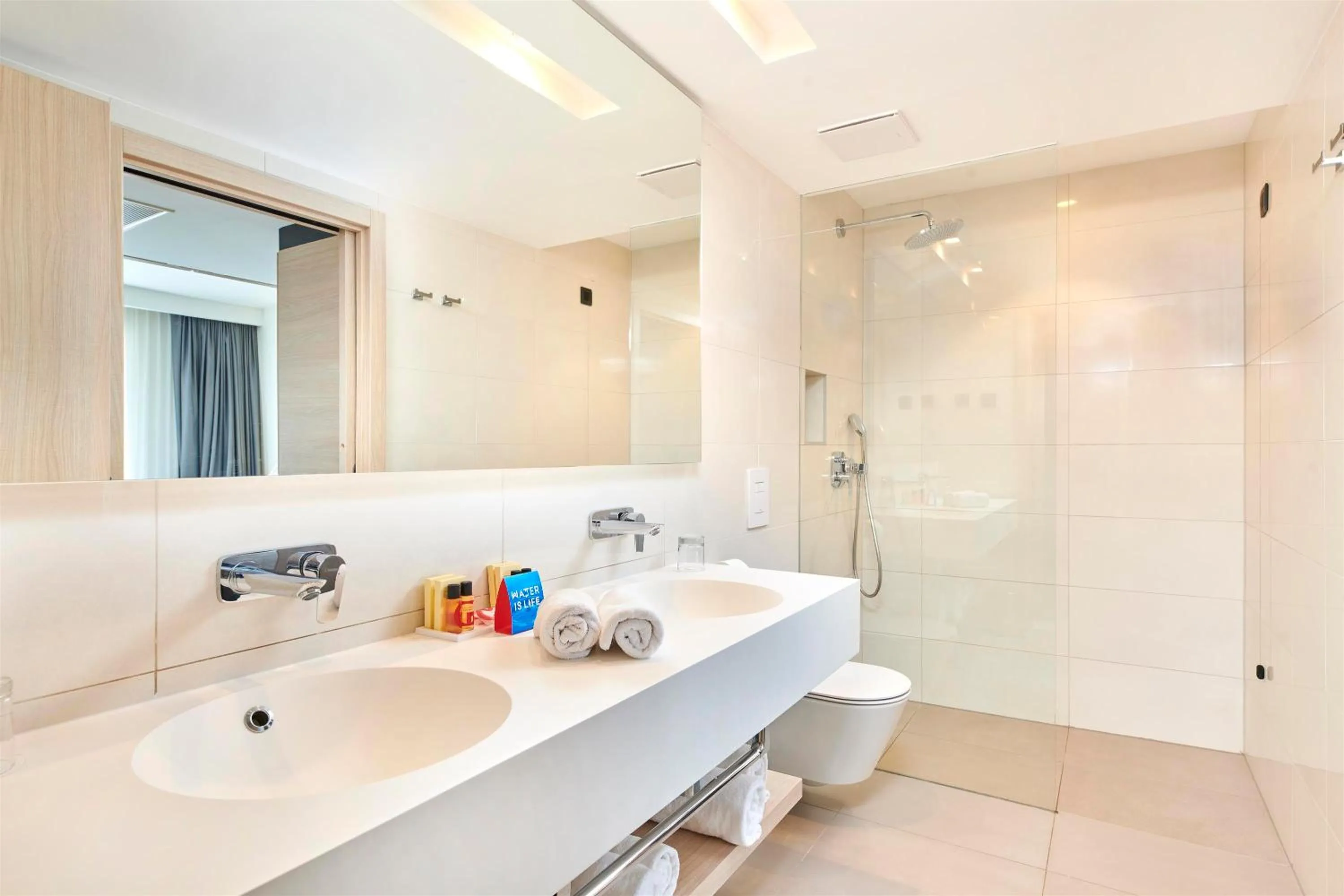 Toilet in Hotel Park Plava Laguna