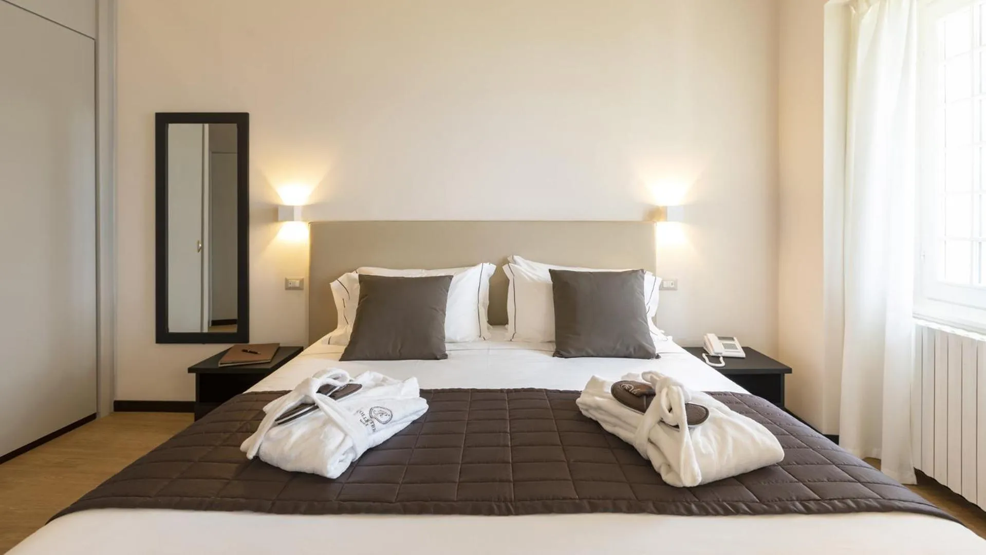 Bedroom, Bed in Hotel Villa Cipressi, by R Collection Hotels