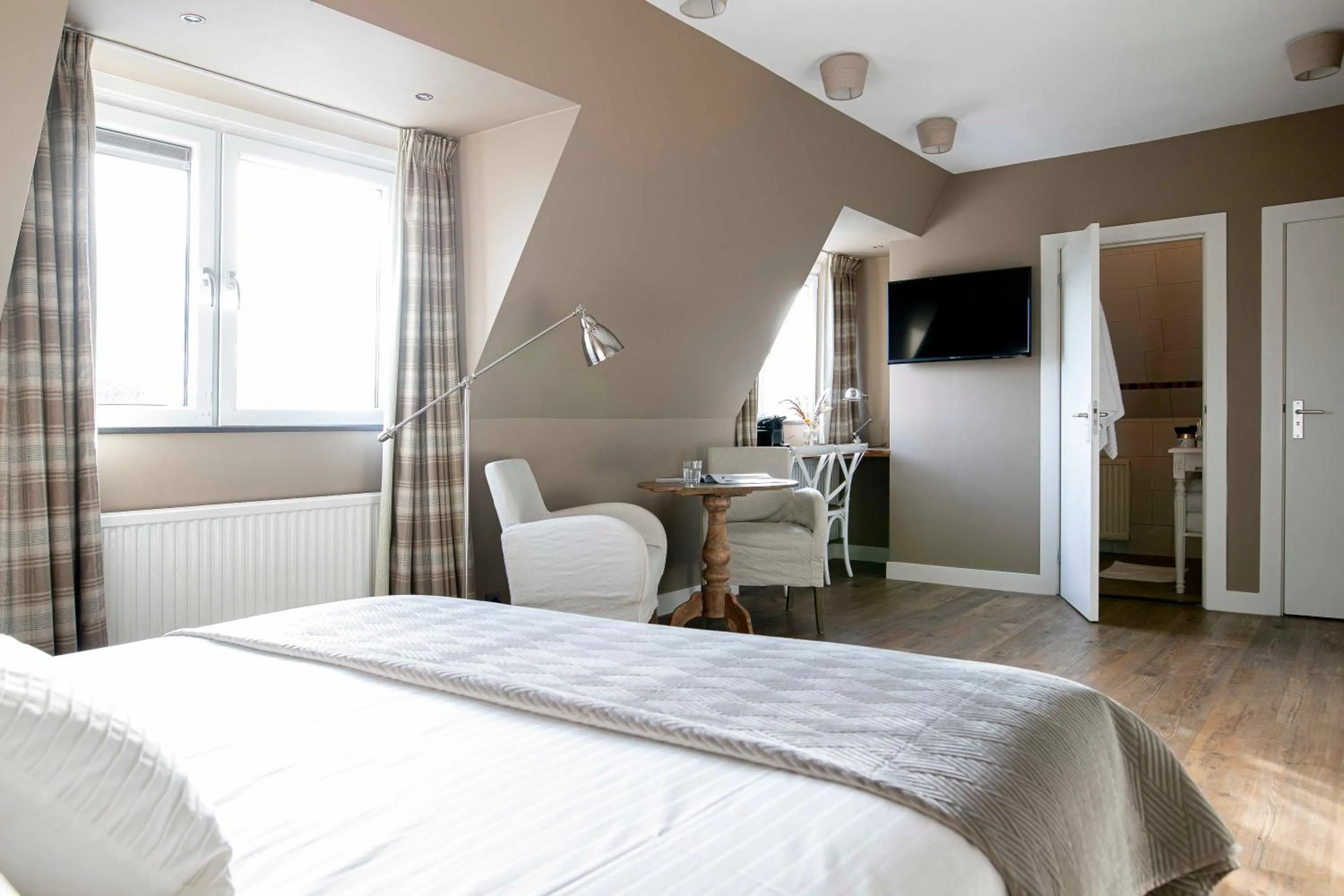 Photo of the whole room, Bed in Schippershuis Terherne