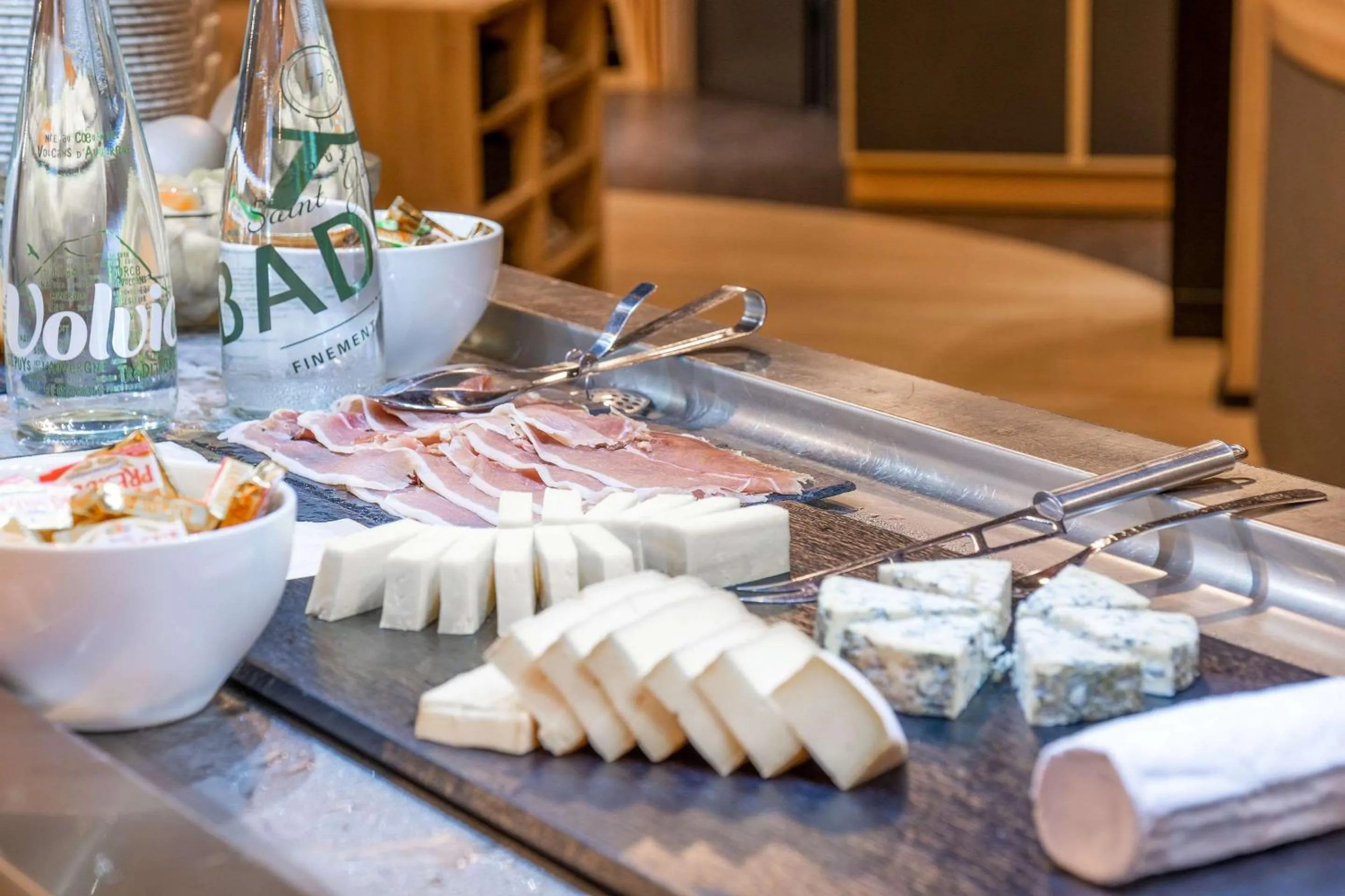 Breakfast in The Originals Boutique, Hôtel Le Marmotel, Clermont-Ferrand