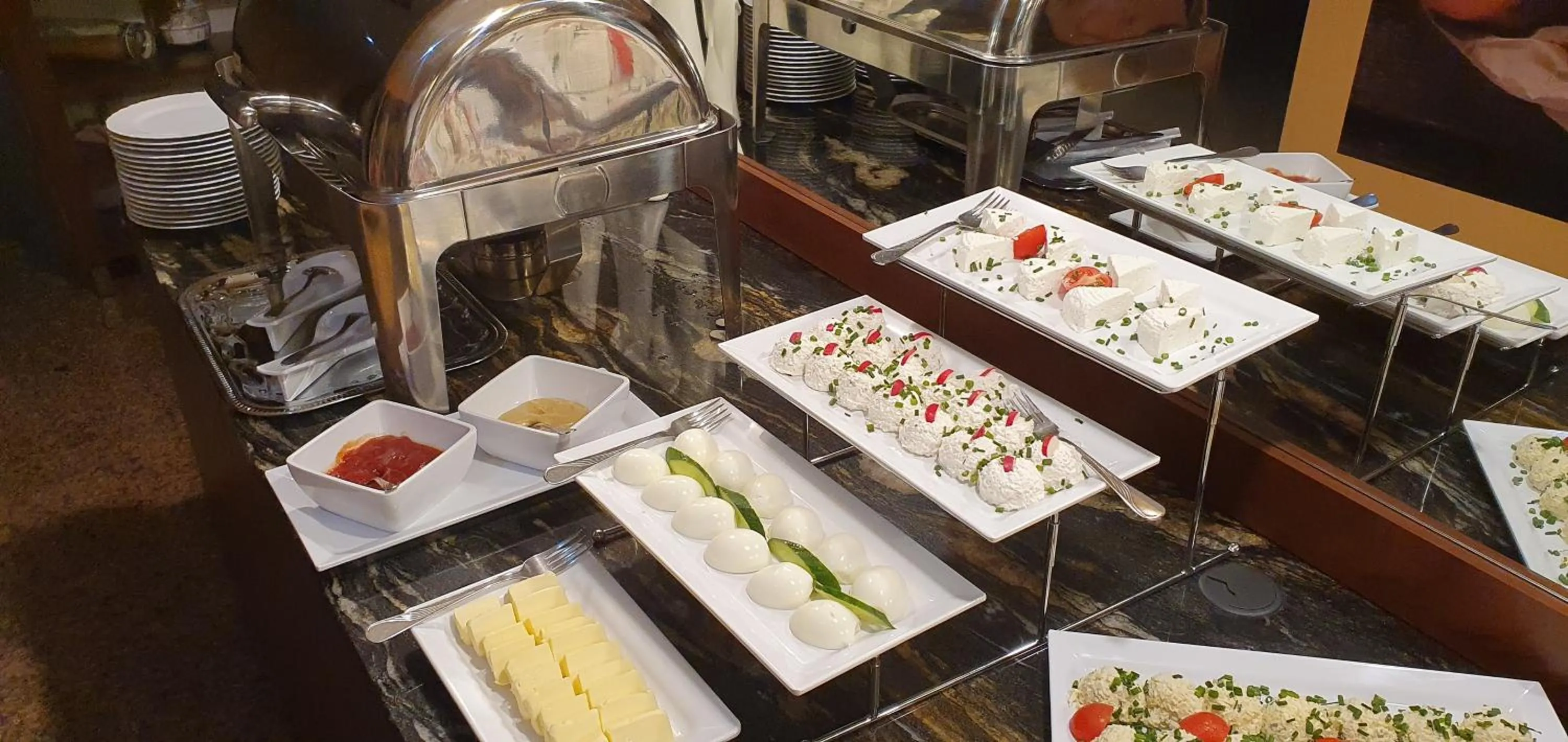 Restaurant/places to eat in Domus Mater Hotel