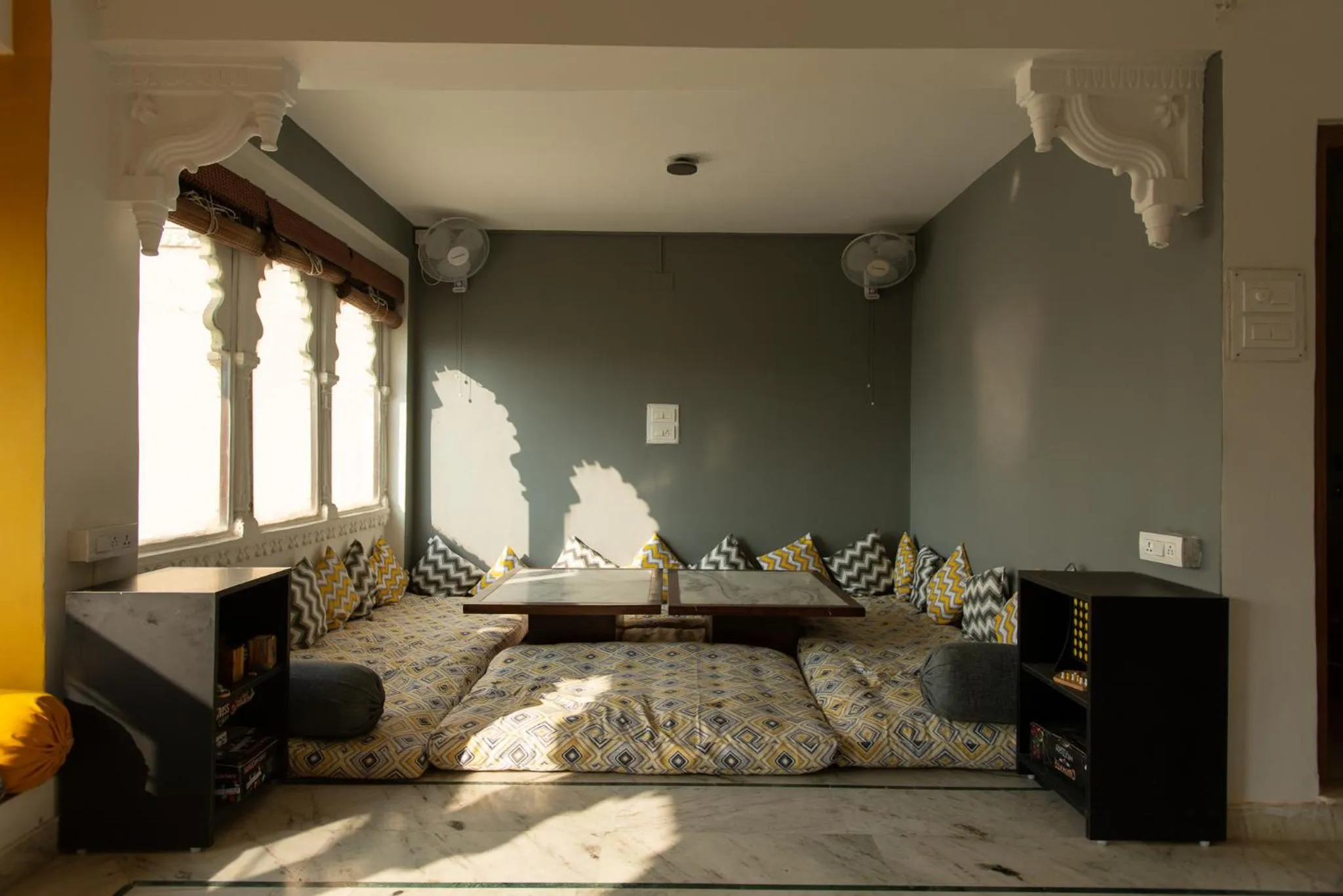 Game Room, Bed in Hostel Mantra