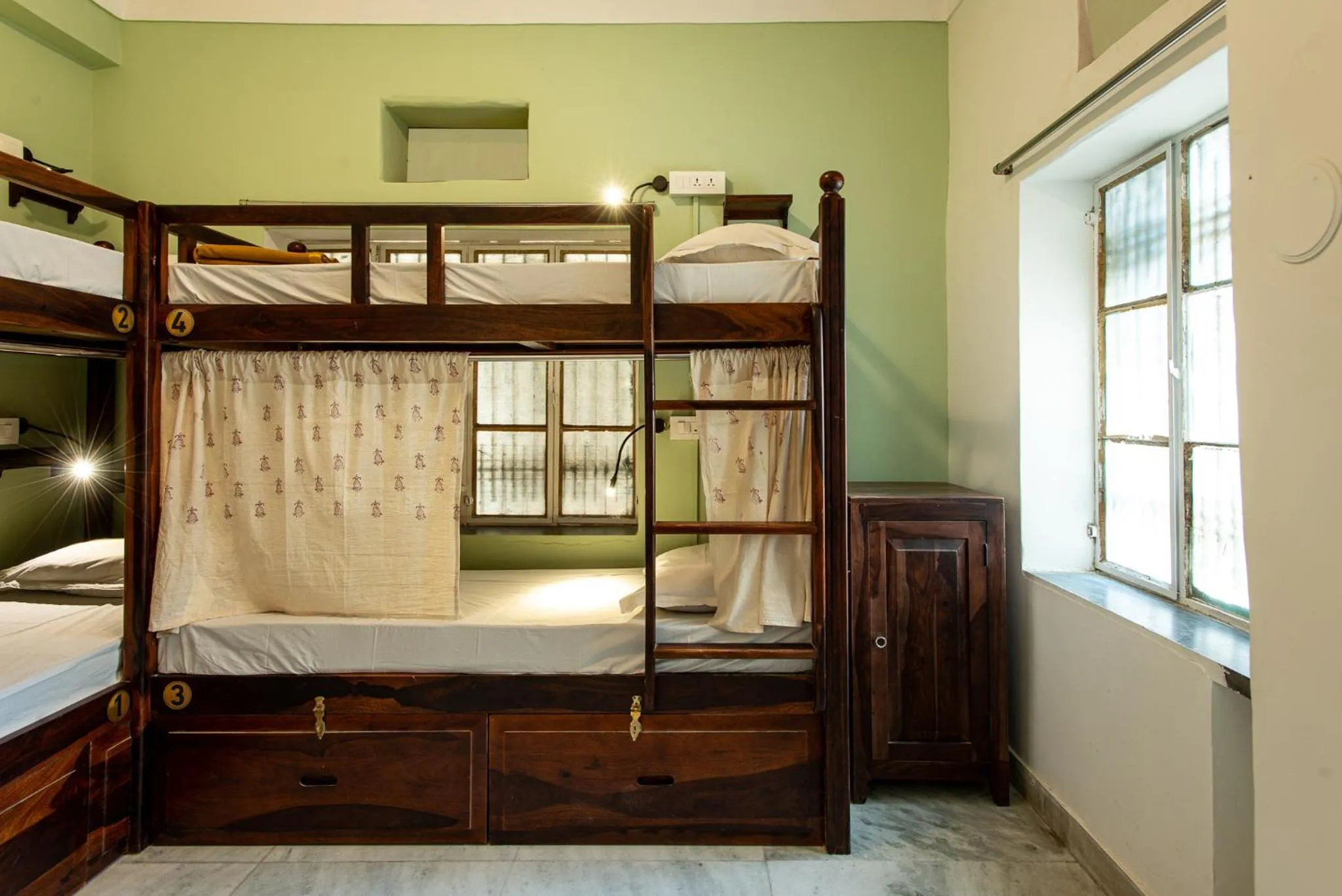 Photo of the whole room, Bed in Hostel Mantra