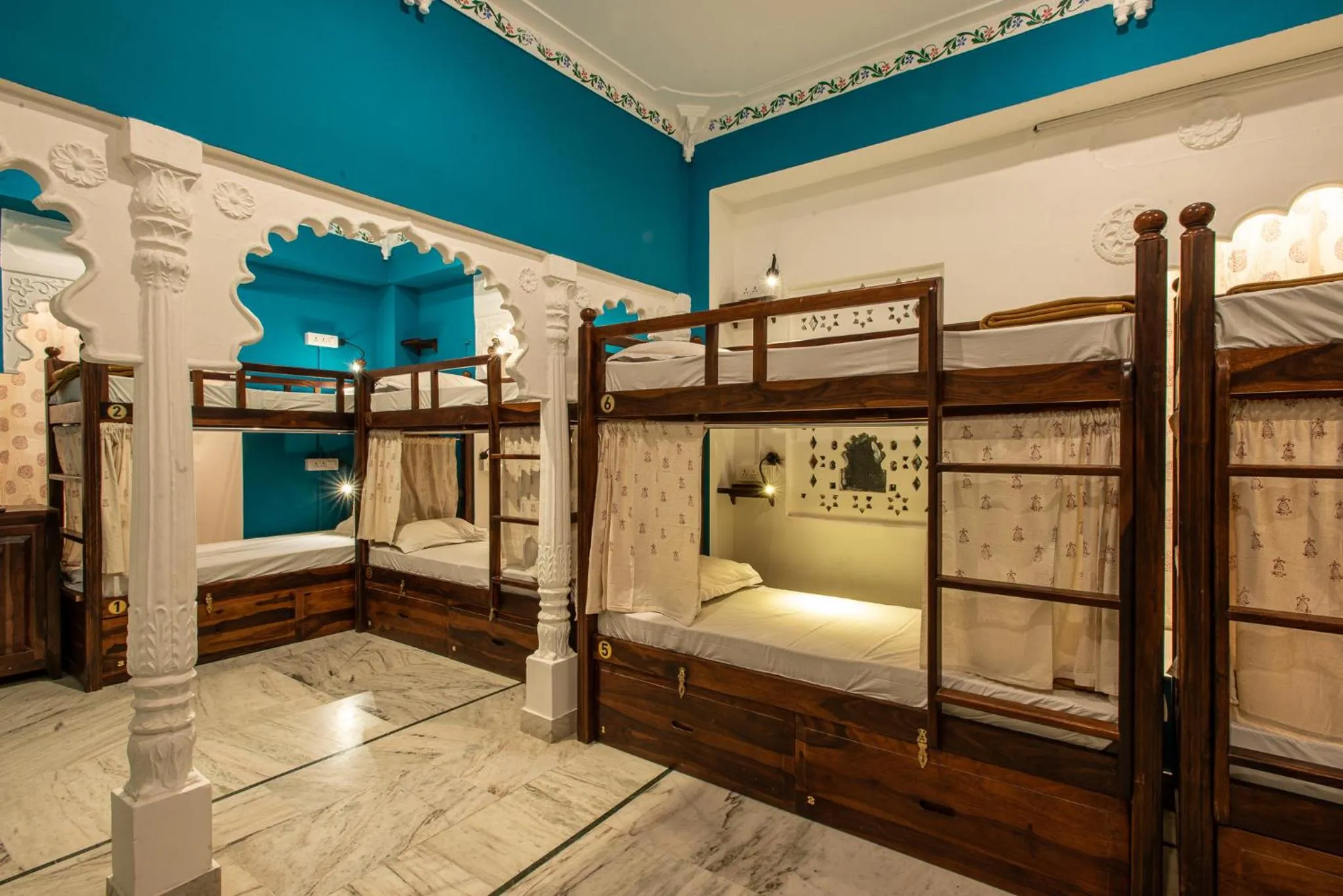 Photo of the whole room, Bed in Hostel Mantra