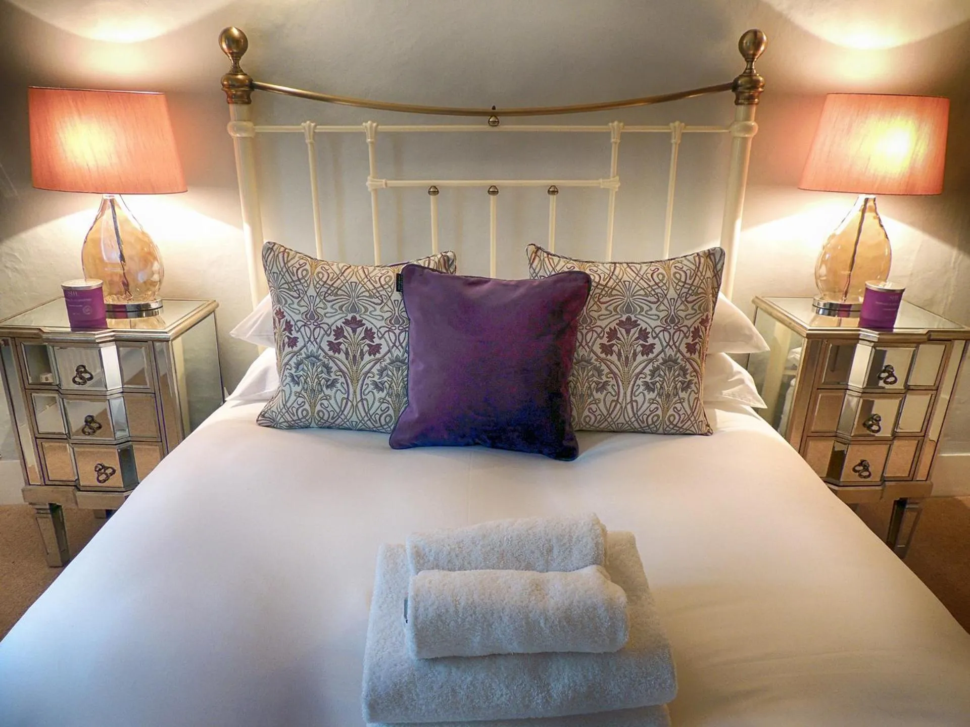 Bedroom, Bed in Century House