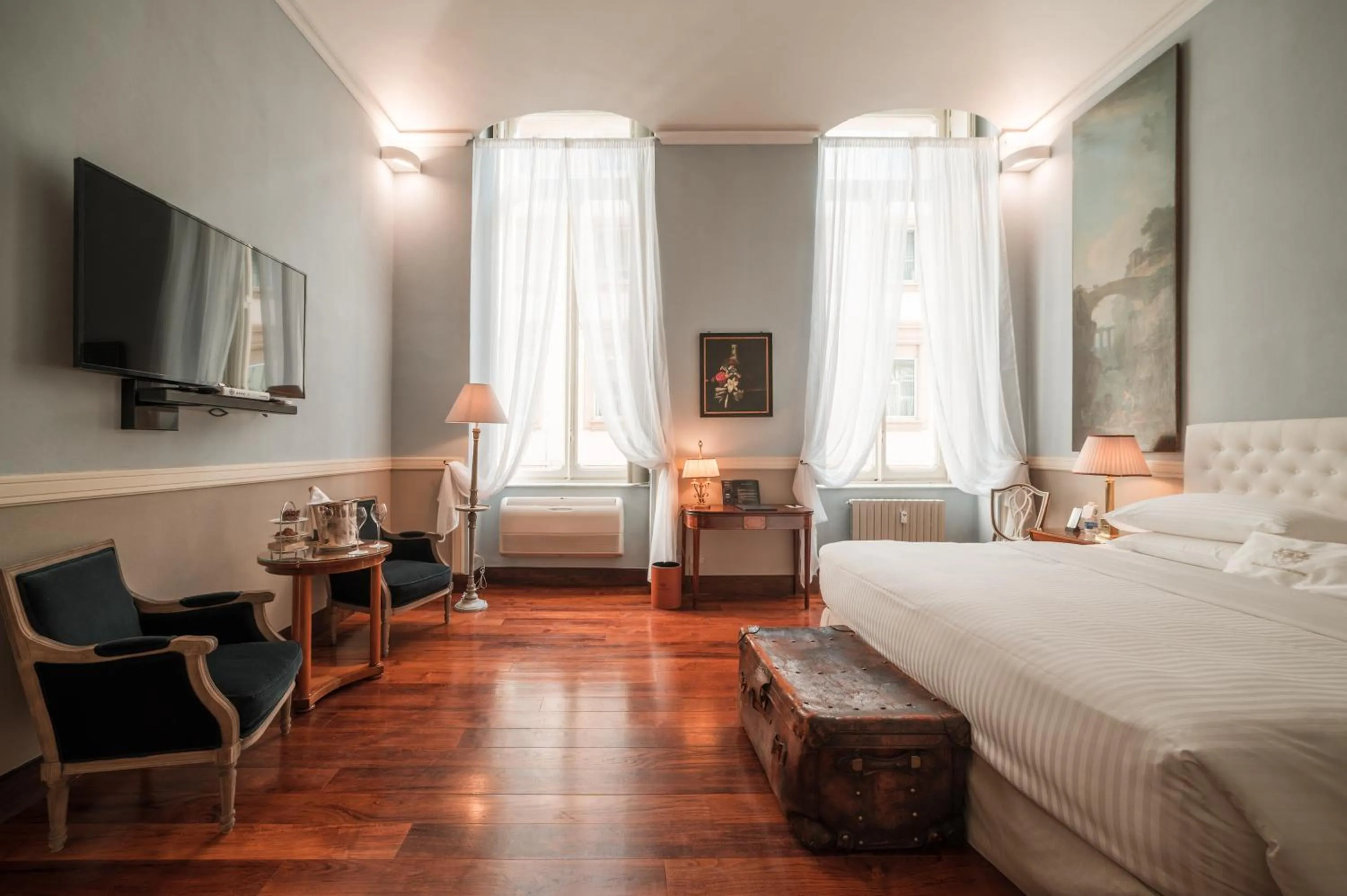 Photo of the whole room, Bed in Royal Palace Hotel