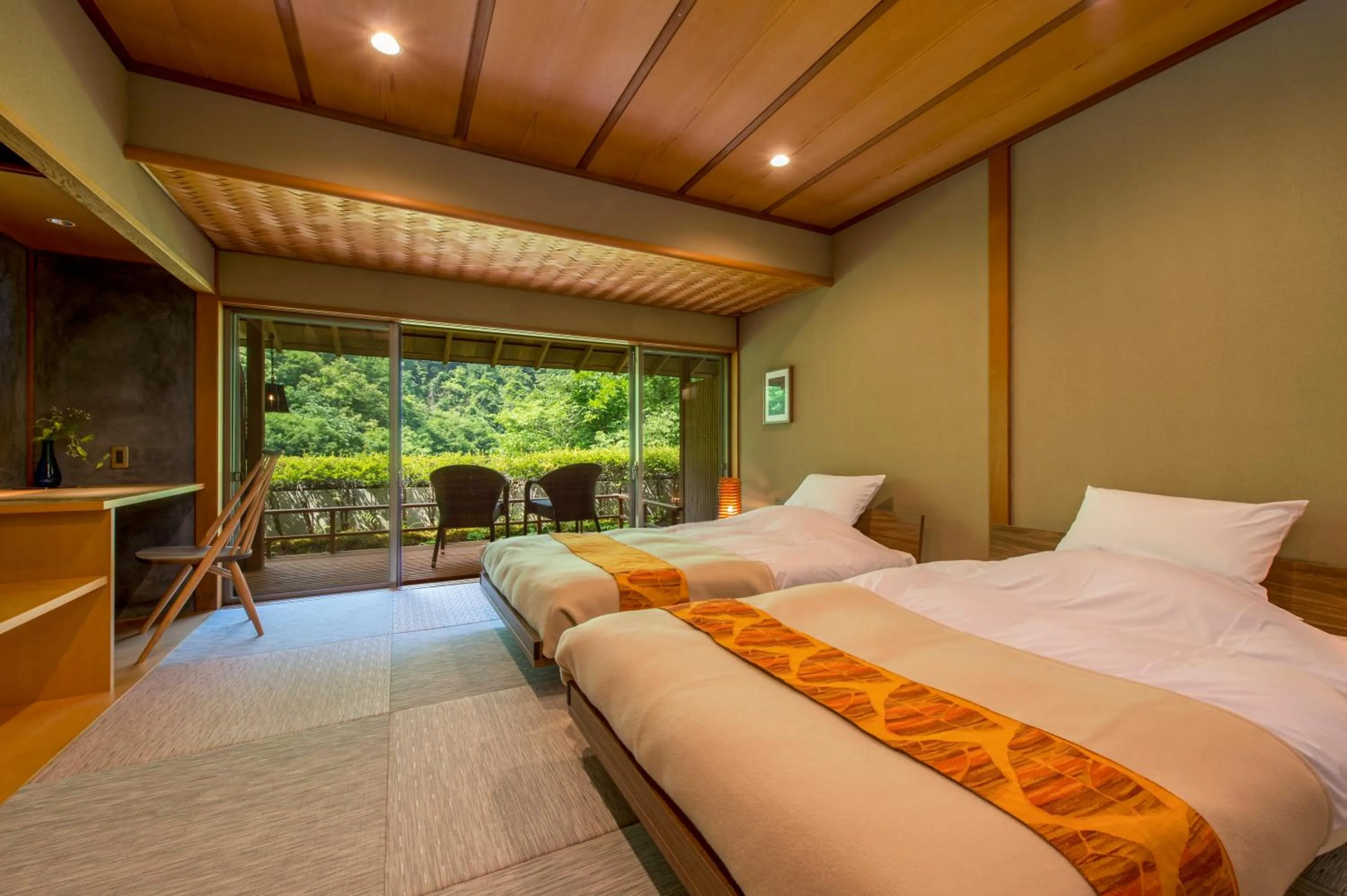 Balcony/Terrace, Bed in Fujiiso