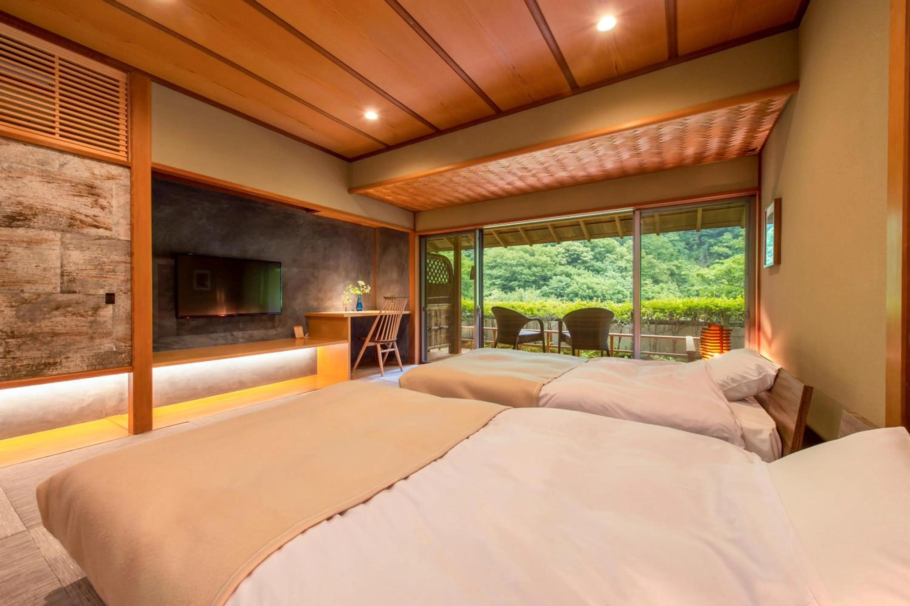 Balcony/Terrace, Bed in Fujiiso