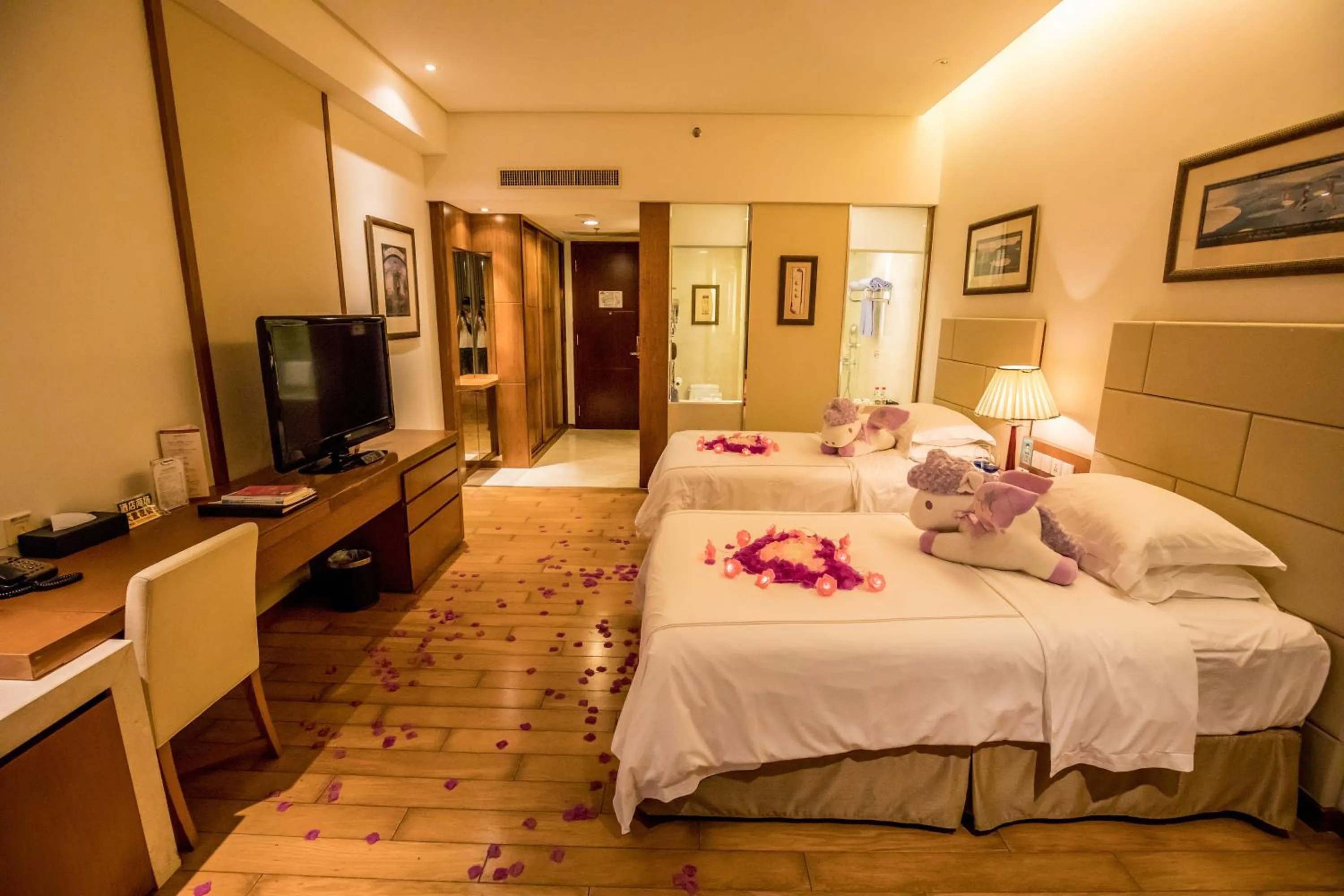 Coffee/tea facilities, Bed in Mingshen Golf & Bay Resort Sanya