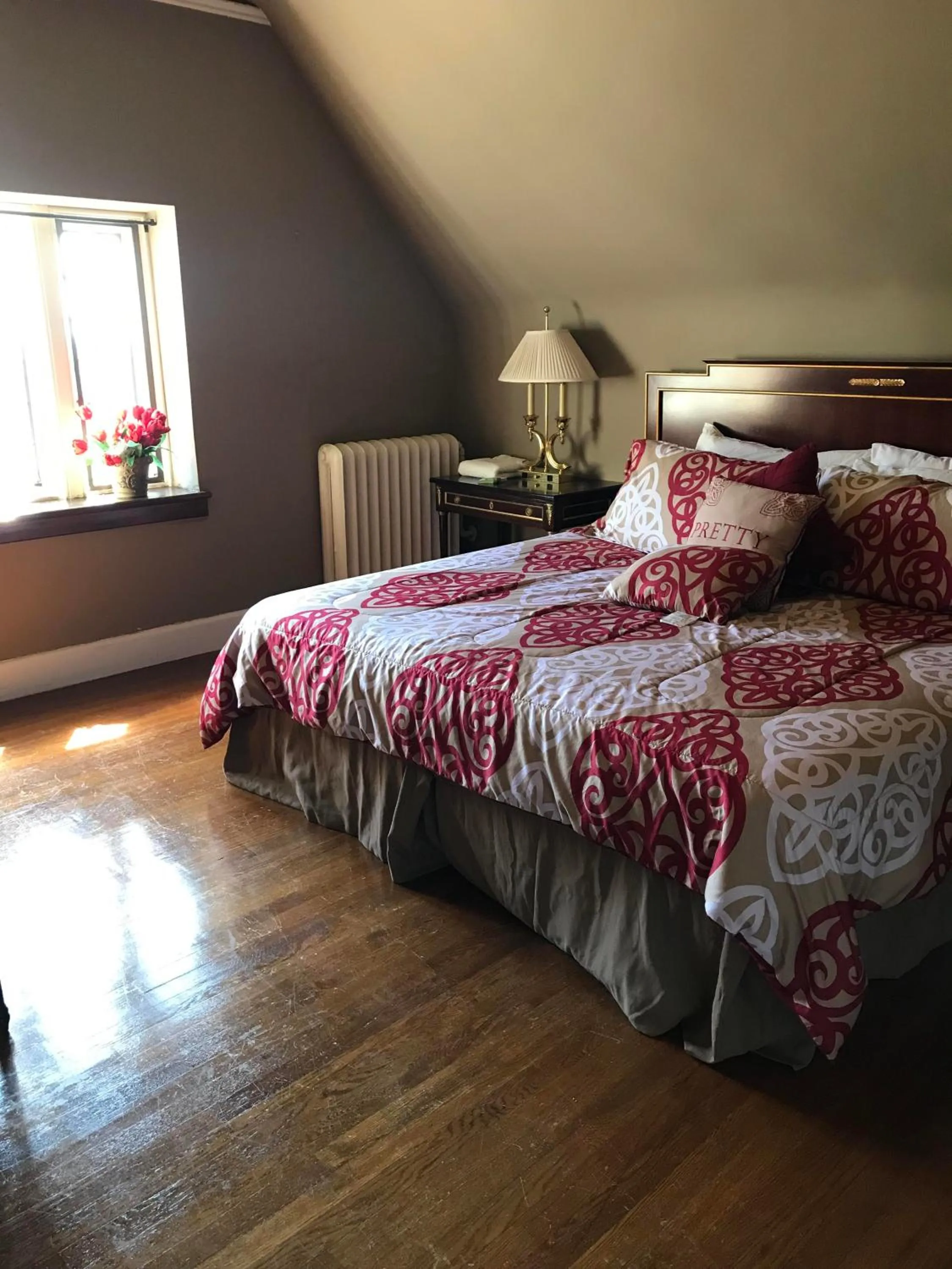 Bed in The Castle at Skylands Manor